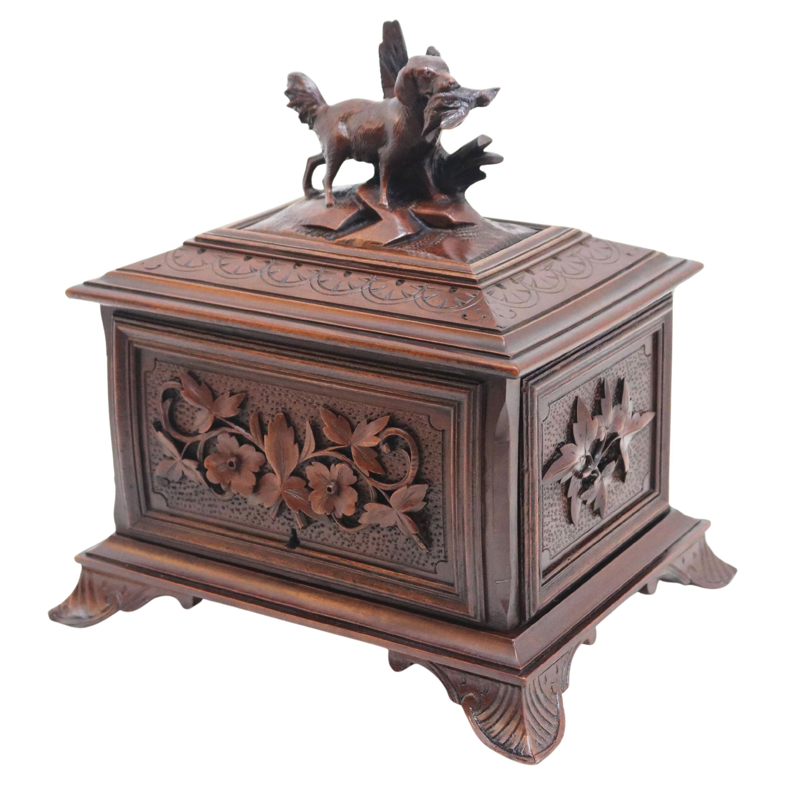 Rare Swiss Black Forest 19th century cigar box / humidor with dog hand-carved