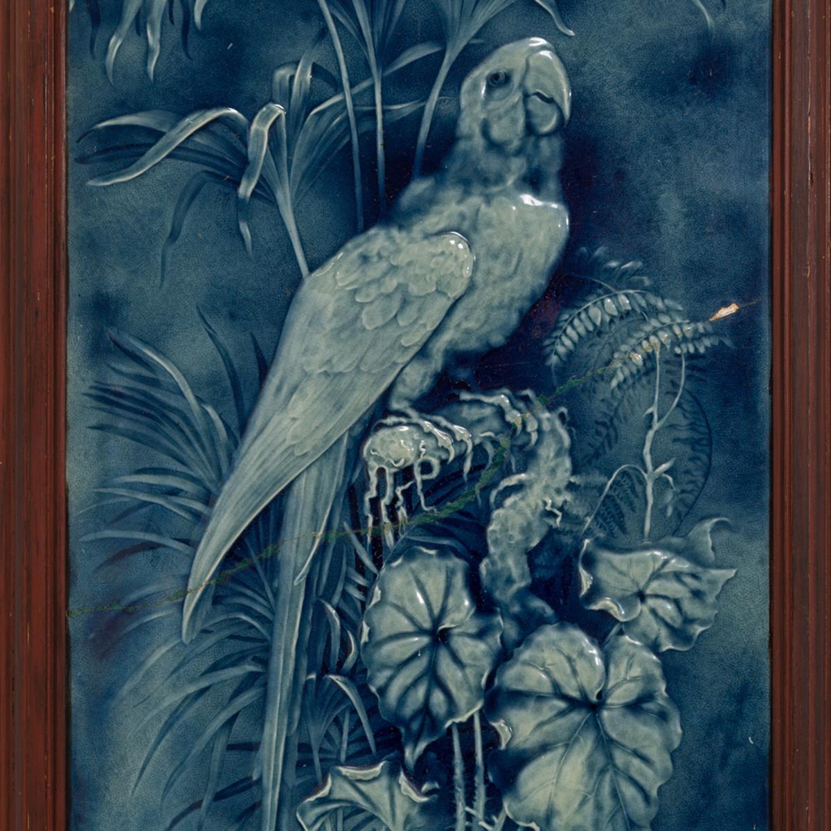 Rare Swiss Framed Ceramic Parrot from Birmenstorf, circa 1860 In Good Condition For Sale In London, GB