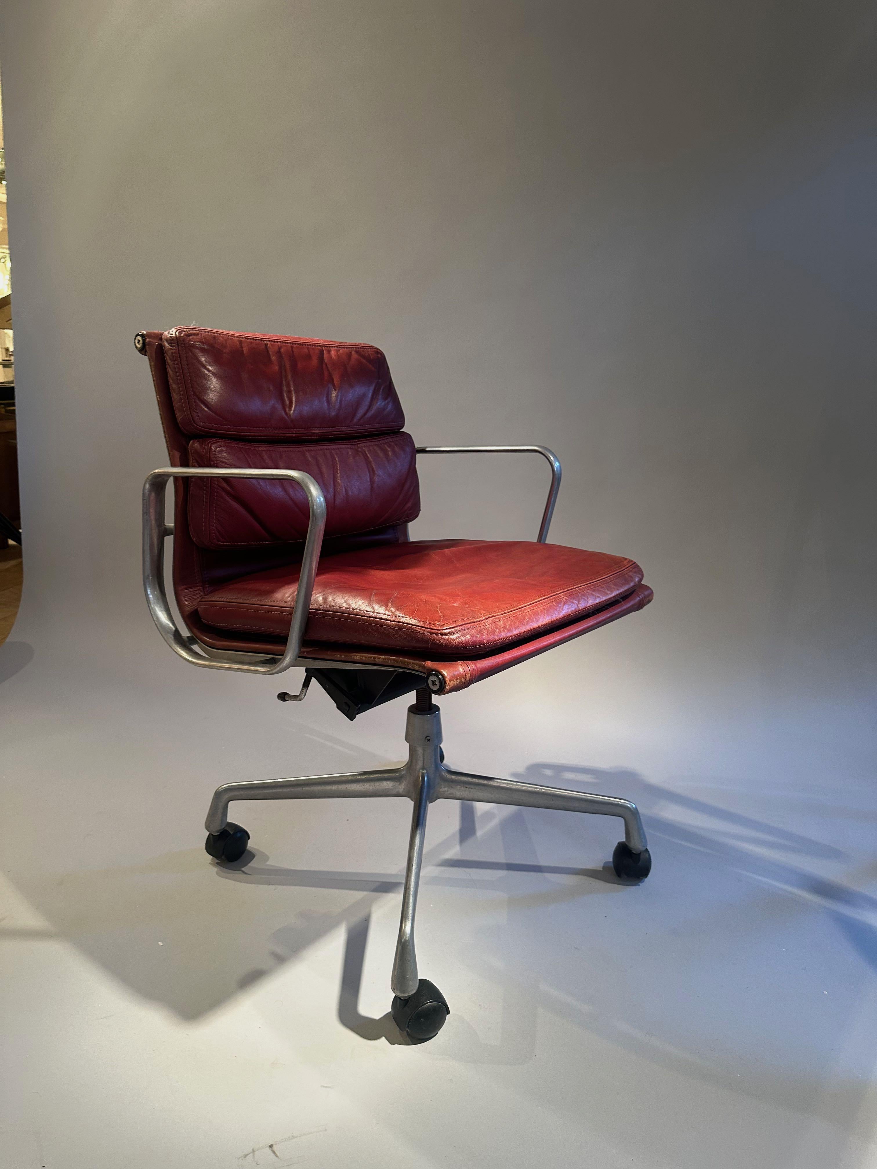 Mid-Century Modern Desk Chair by Charles & Ray Eames for ICF c1970