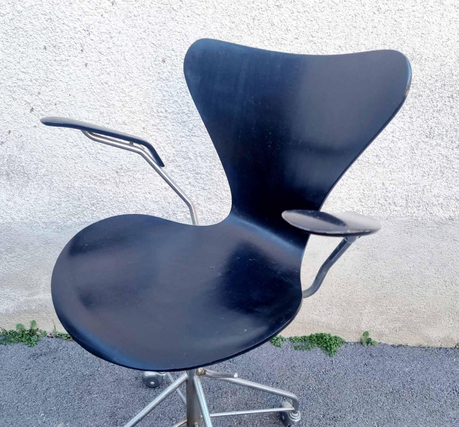 Seltener drehbarer Schreibtischstuhl Modell 3217 von Arne Jacobsen für Fritz Hansen, Dänemark 60er Jahre (Moderne der Mitte des Jahrhunderts) im Angebot