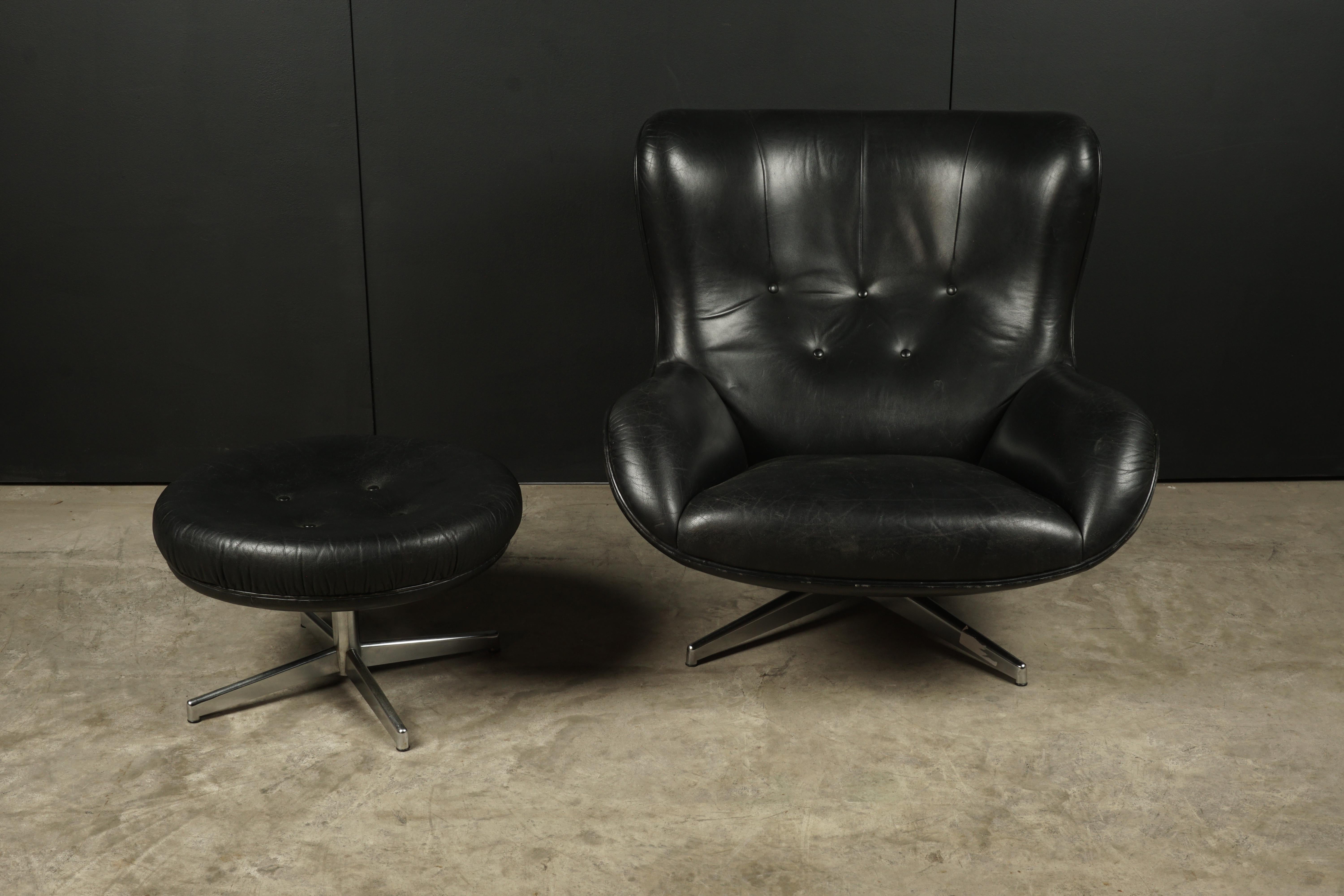 European Rare Swivel Lounge Chair and Ottoman by Illum Wikkelsø, Denmark, 1960s