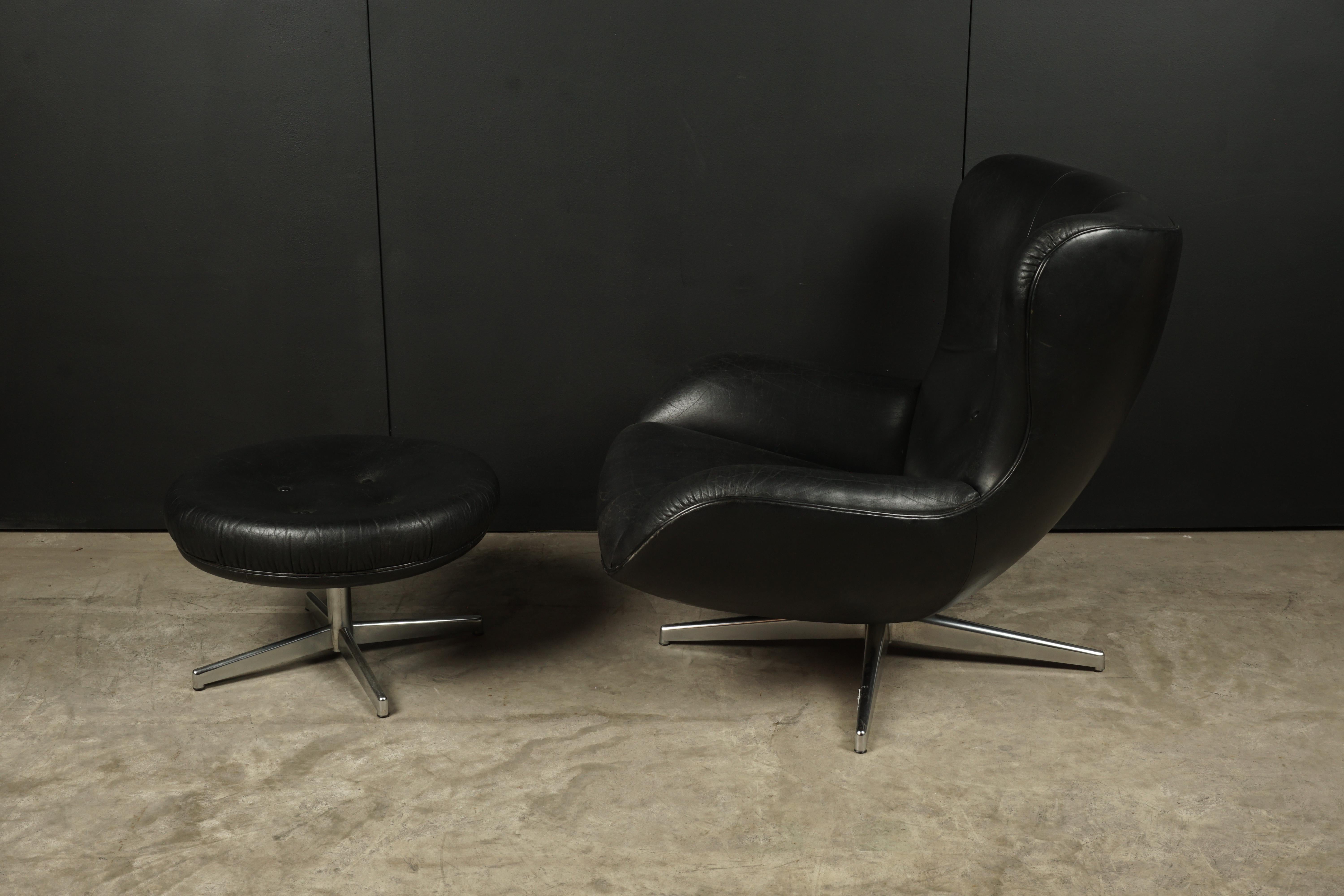 Mid-20th Century Rare Swivel Lounge Chair and Ottoman by Illum Wikkelsø, Denmark, 1960s