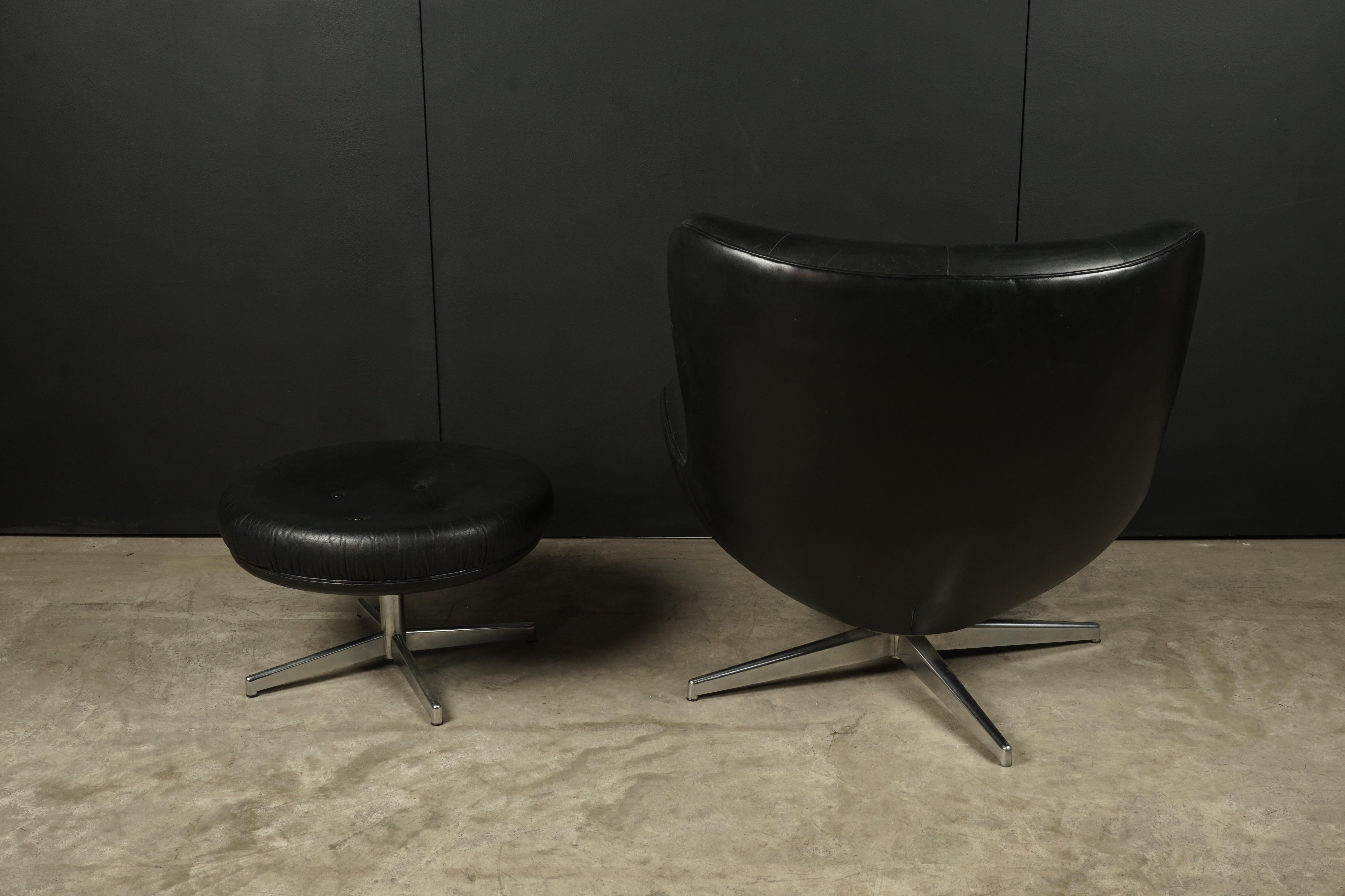 Rare Swivel Lounge Chair and Ottoman by Illum Wikkelsø, Denmark, 1960s 1