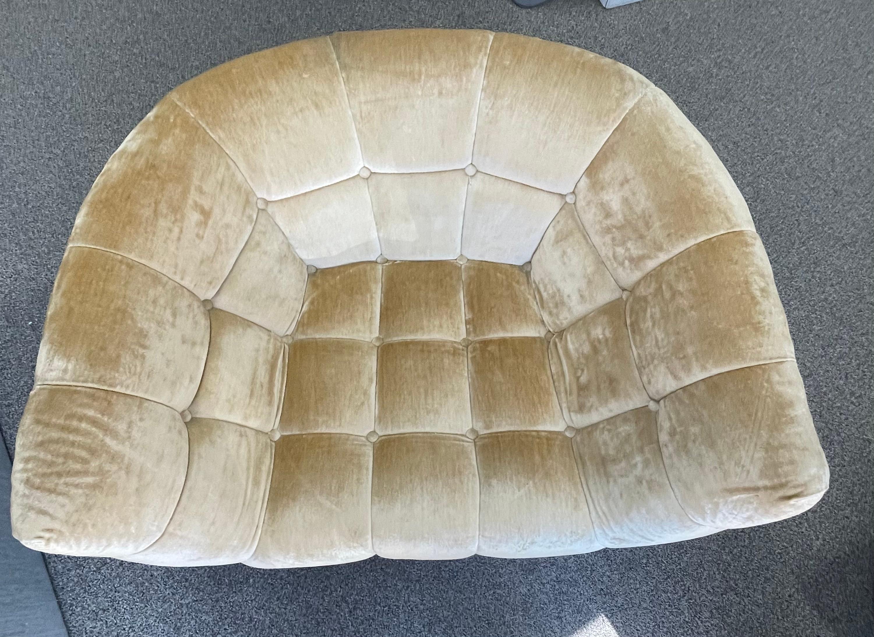 Fauteuil de salon pivotant rare par Adrian Pearsall en vente 3