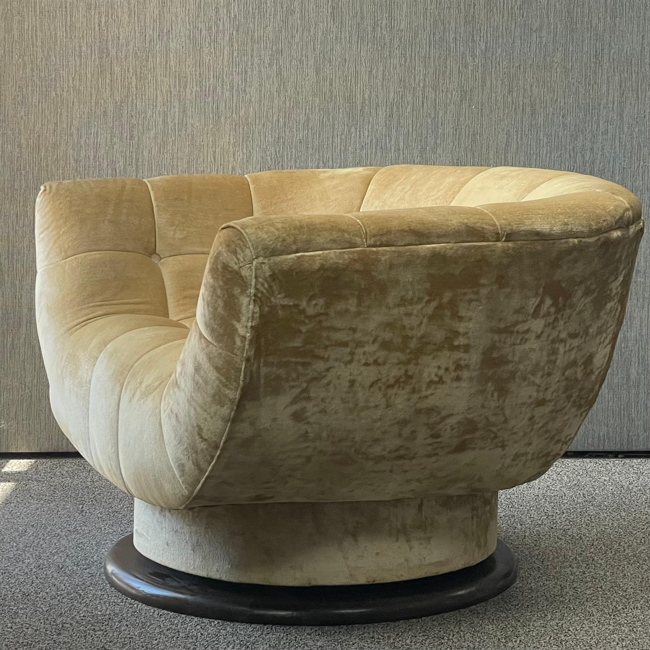 Américain Fauteuil de salon pivotant rare par Adrian Pearsall en vente