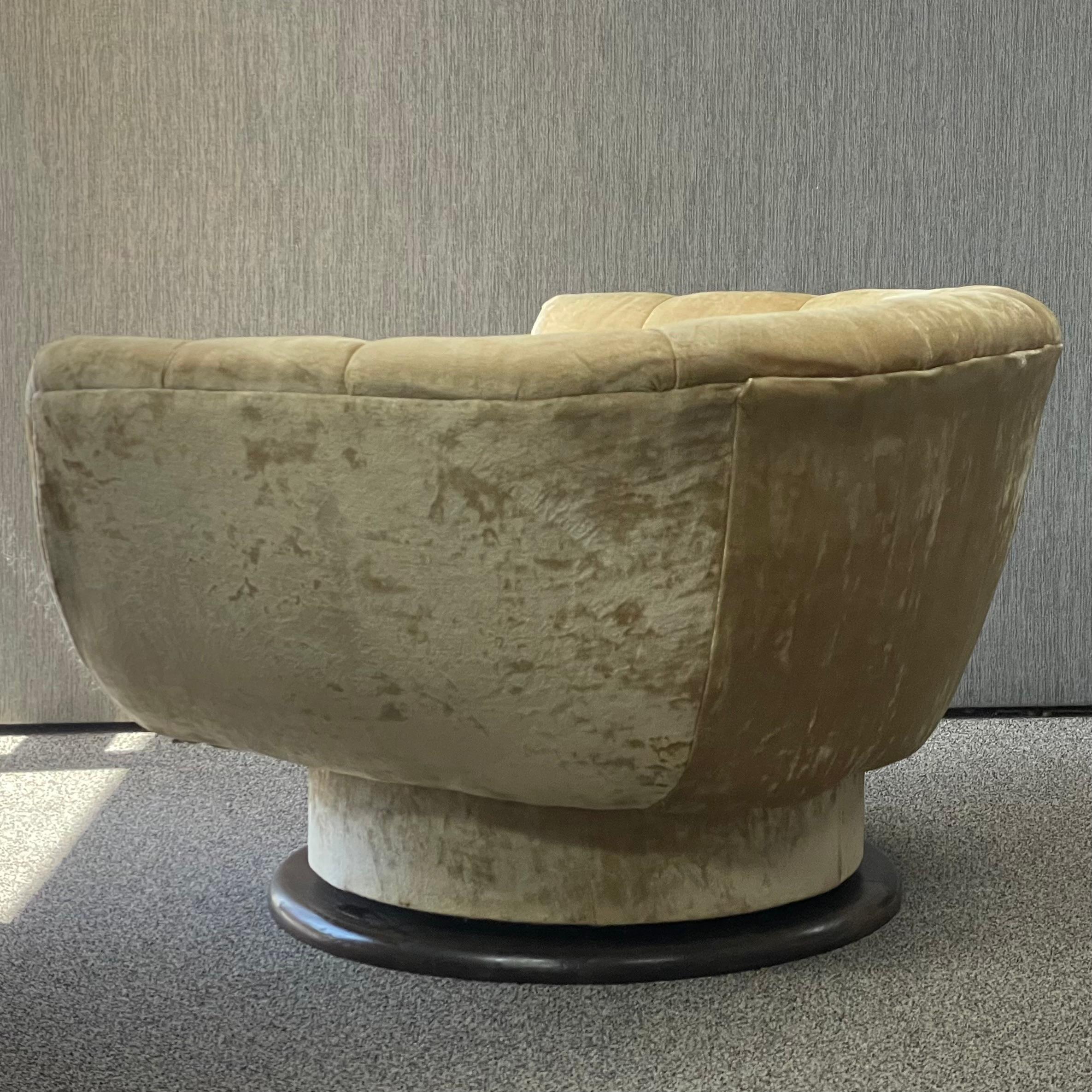 Fin du 20e siècle Fauteuil de salon pivotant rare par Adrian Pearsall en vente