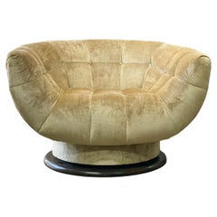 Fauteuil de salon pivotant rare par Adrian Pearsall