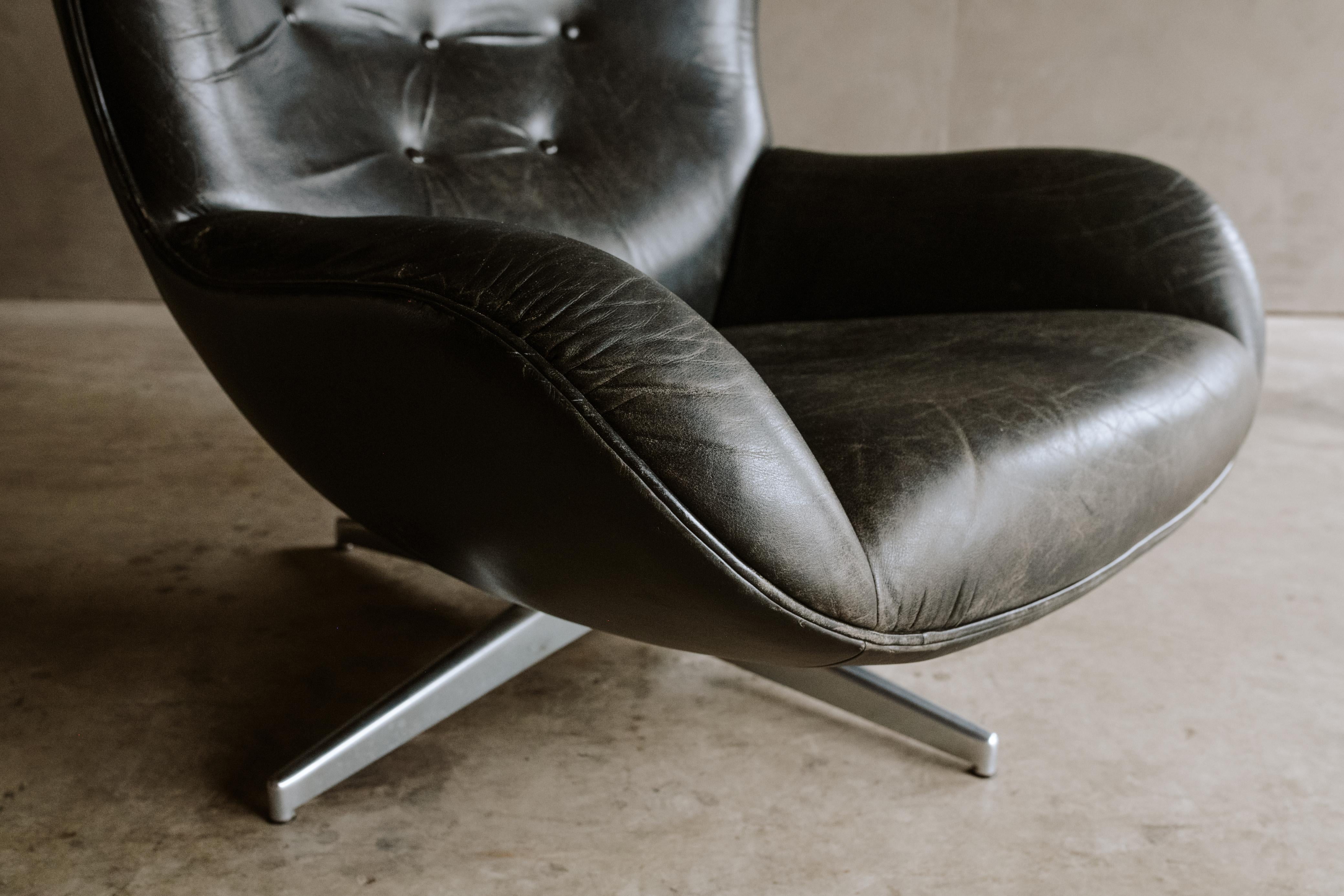 European Rare Swivel Lounge Chair by Illum Wikkelsø, Denmark, 1960s