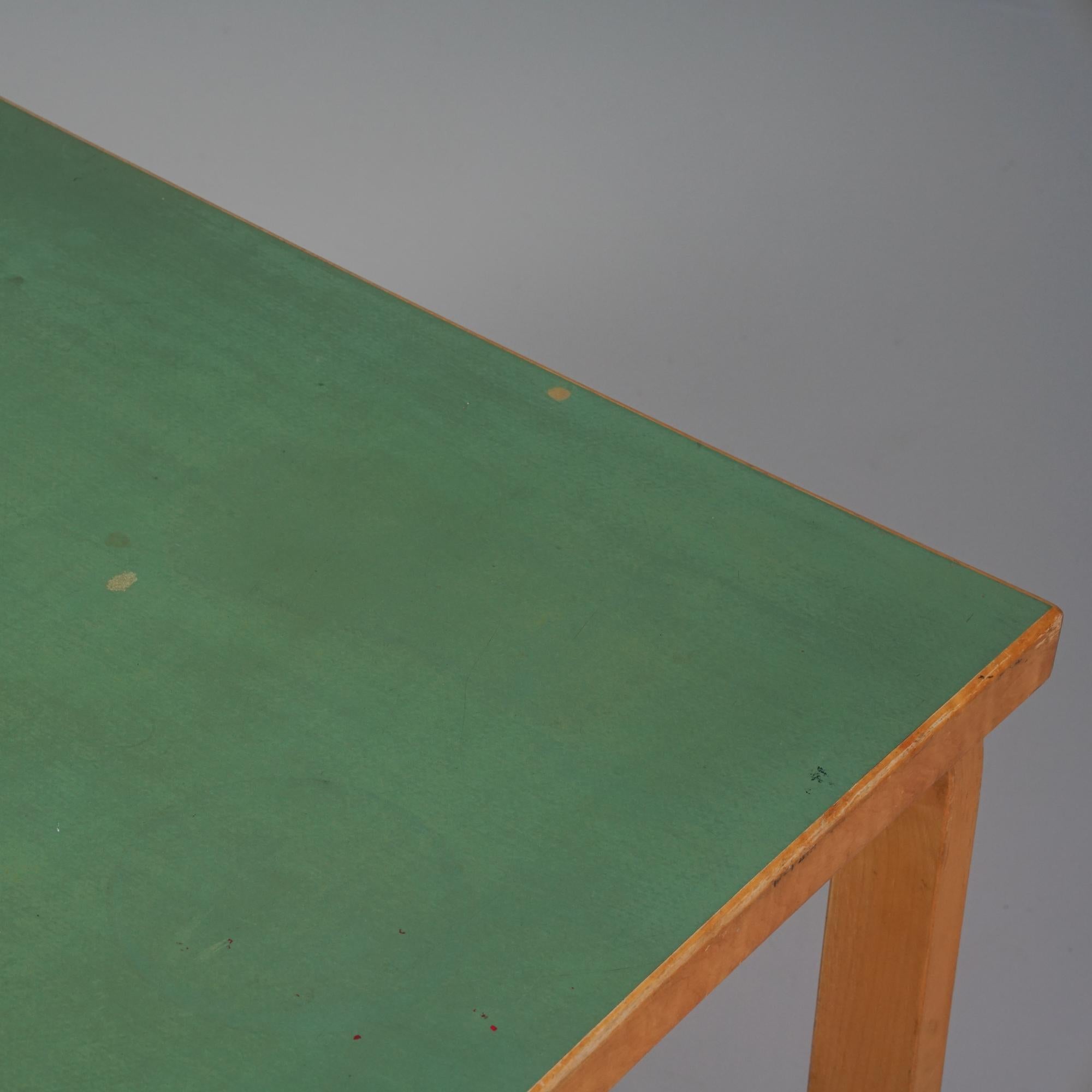 Rare Table, Alvar Aalto, Oy Huonekalu- ja Rakennustyötehdas Ab, 1940/1950s In Good Condition For Sale In Helsinki, Uusimaa