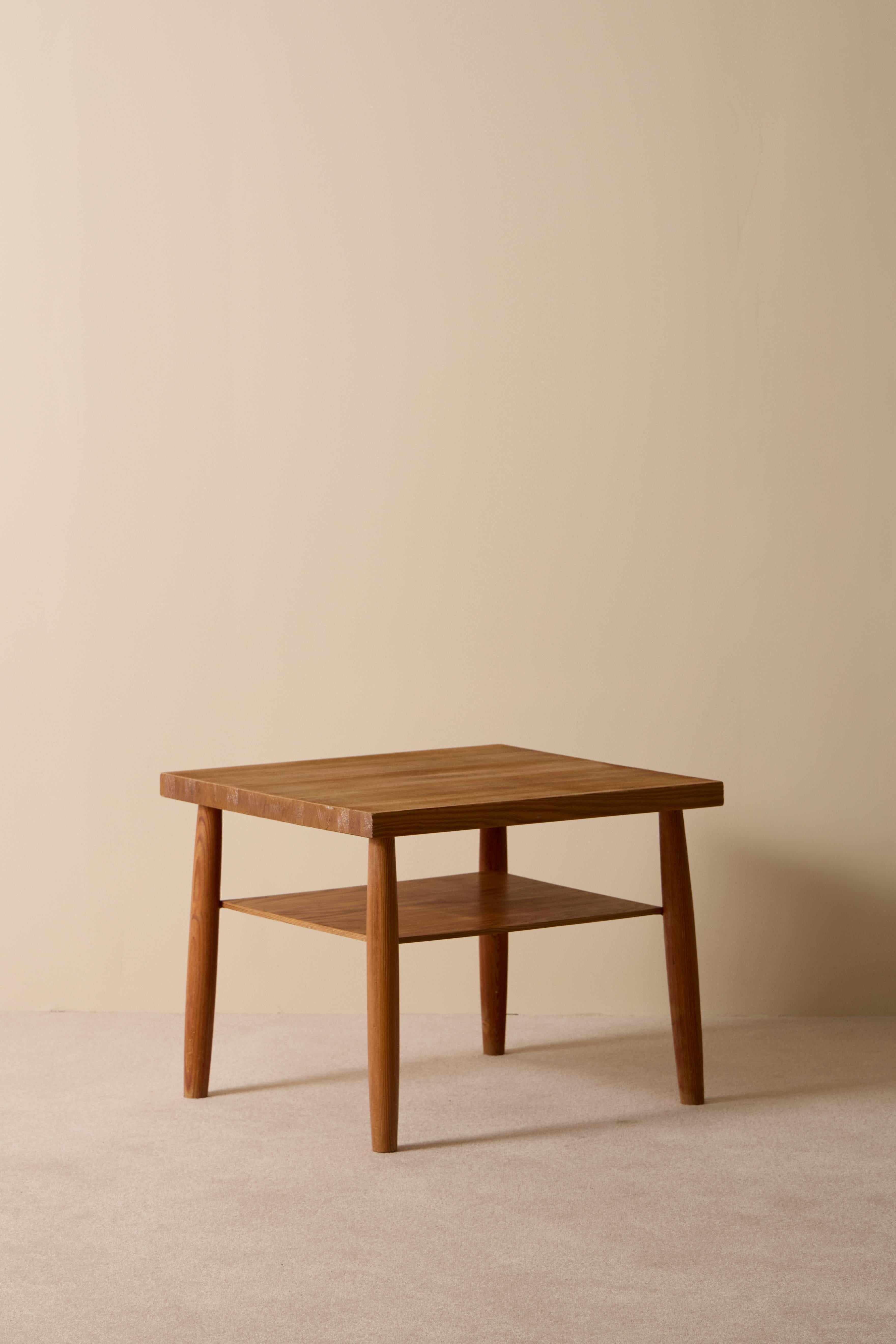 Suédois Table rare Nordiska Kompaniet, Suède, années 1940 en vente
