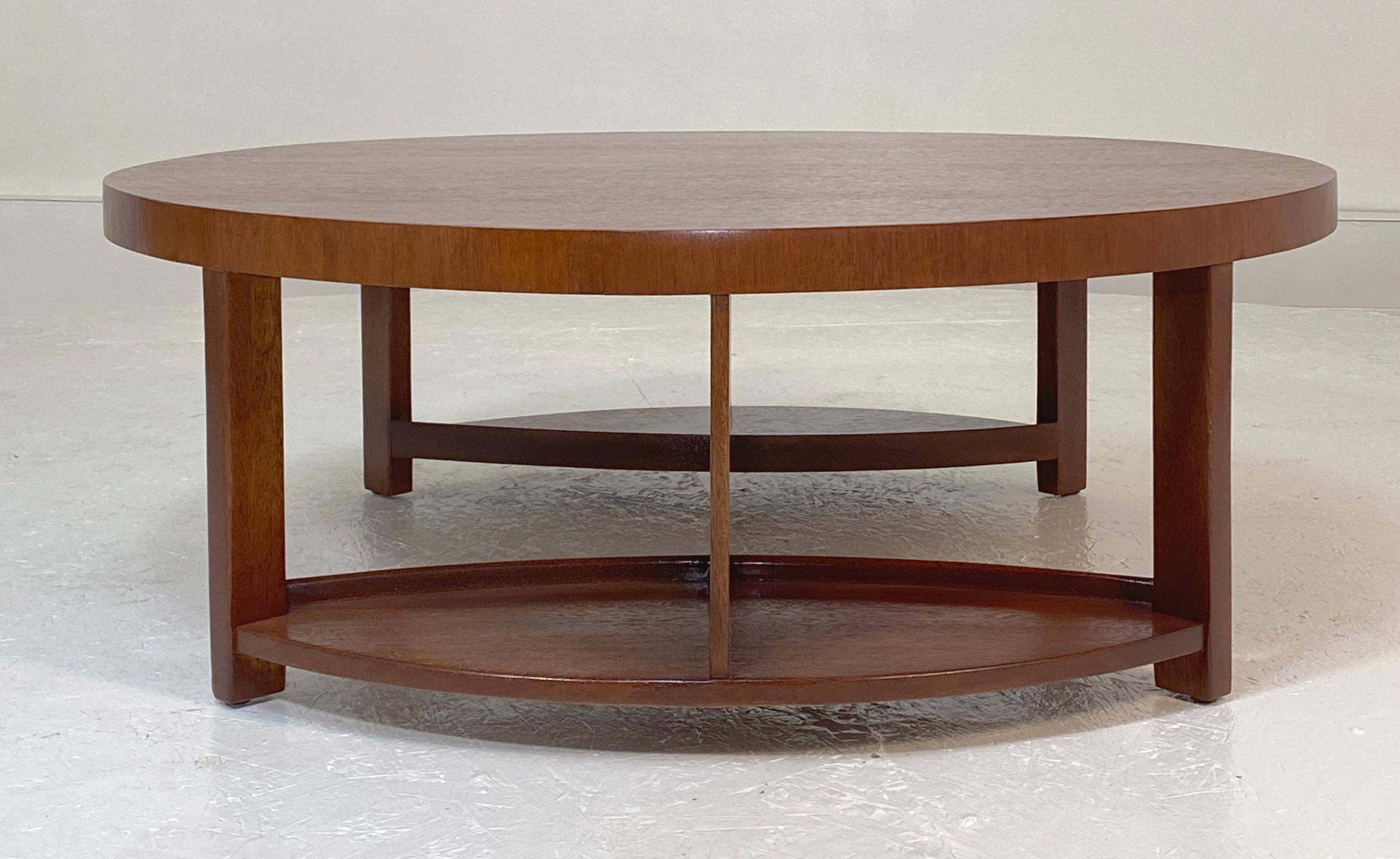 Round coffee Table by Paul Laszlo In Excellent Condition For Sale In South Charleston, WV