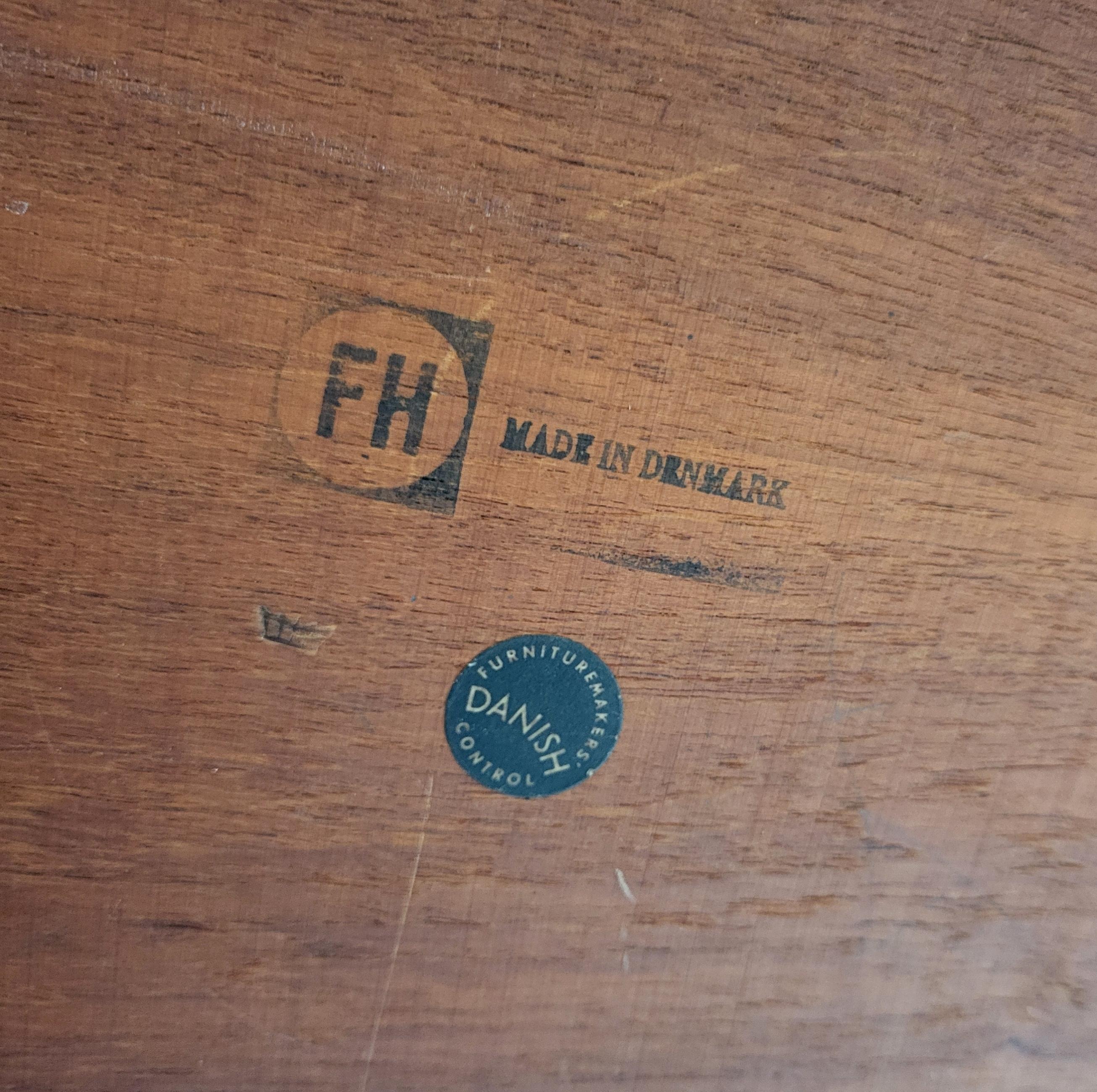 Seltener Tisch aus dem SAS Hotel Kopenhagen von Arne Jacobsen Fritz Hansen, 1958 (Holz) im Angebot