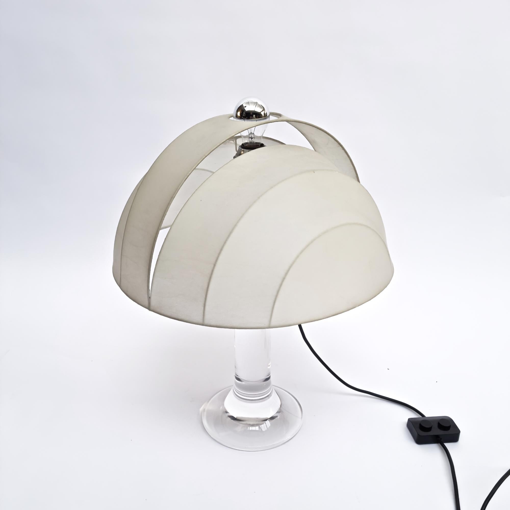Rare Table Lamp by Luigi Massoni for Guzzini Harveiluce, 1970s In Good Condition For Sale In Hilversum, NL
