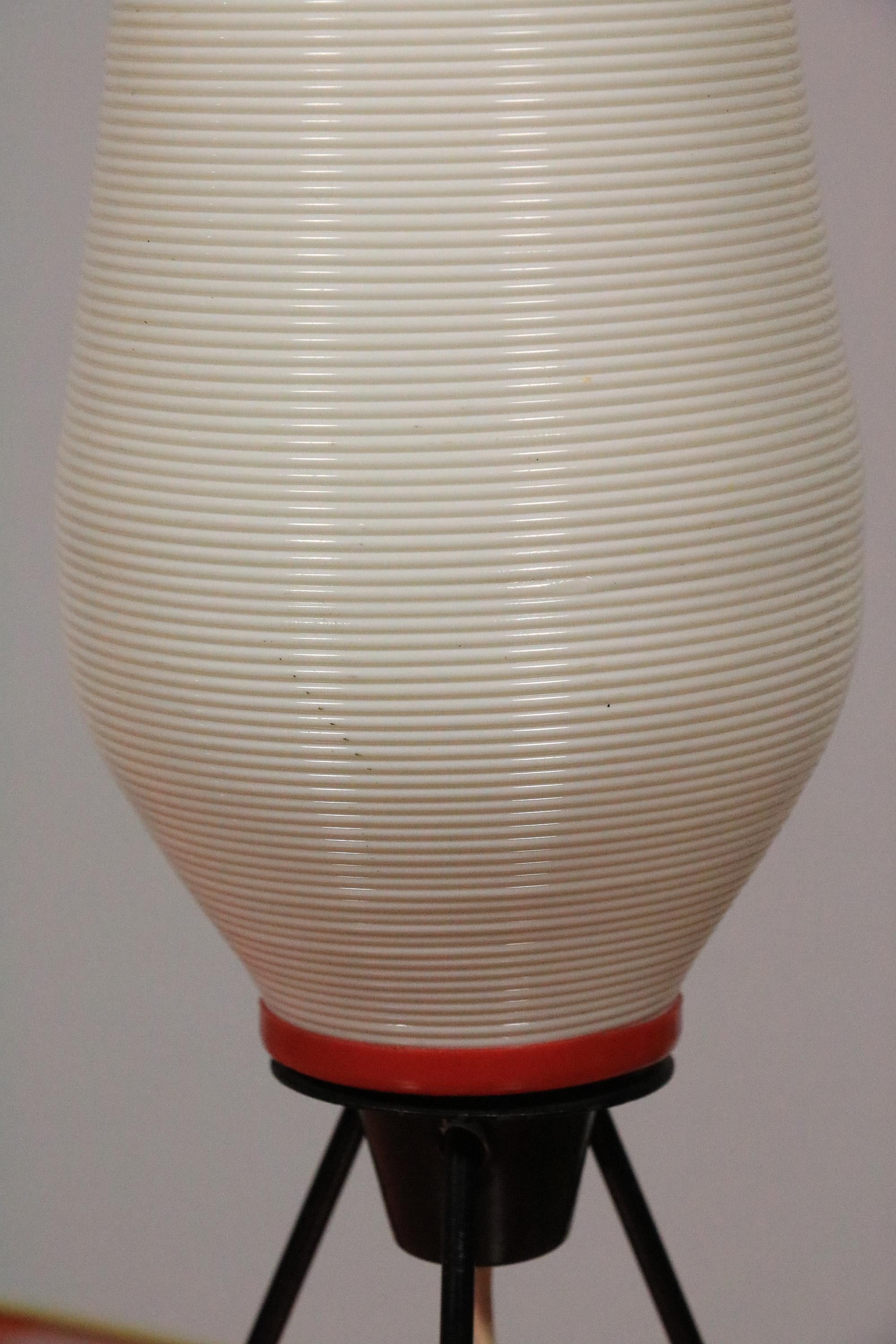 Seltene Tischlampe von Yasha Heifetz für Rotaflex, 1950er Jahre, Dreibein (Metall) im Angebot