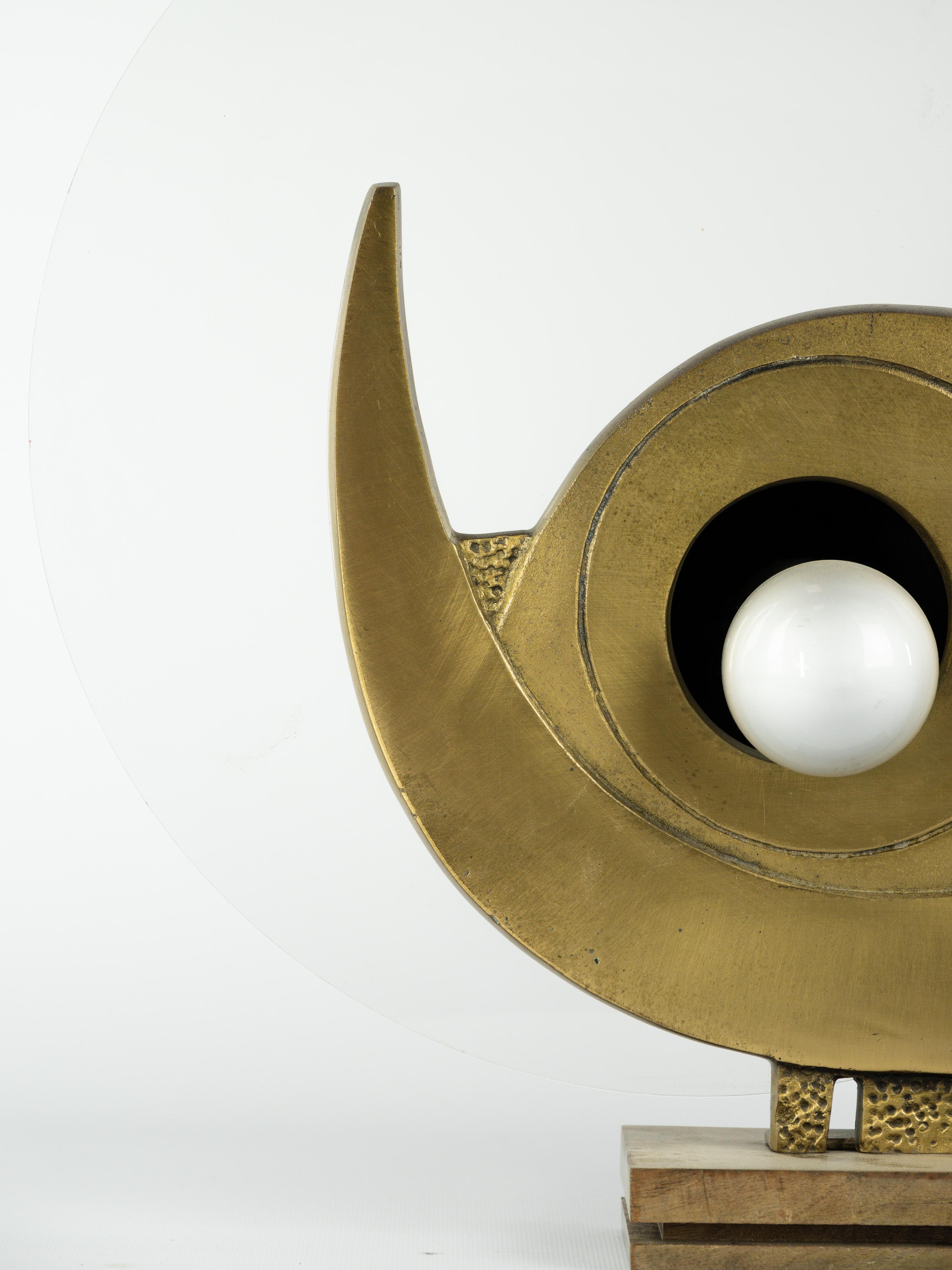Bronze Rare lampe de table designée par Giuseppe Calanoci circa 1970 en vente