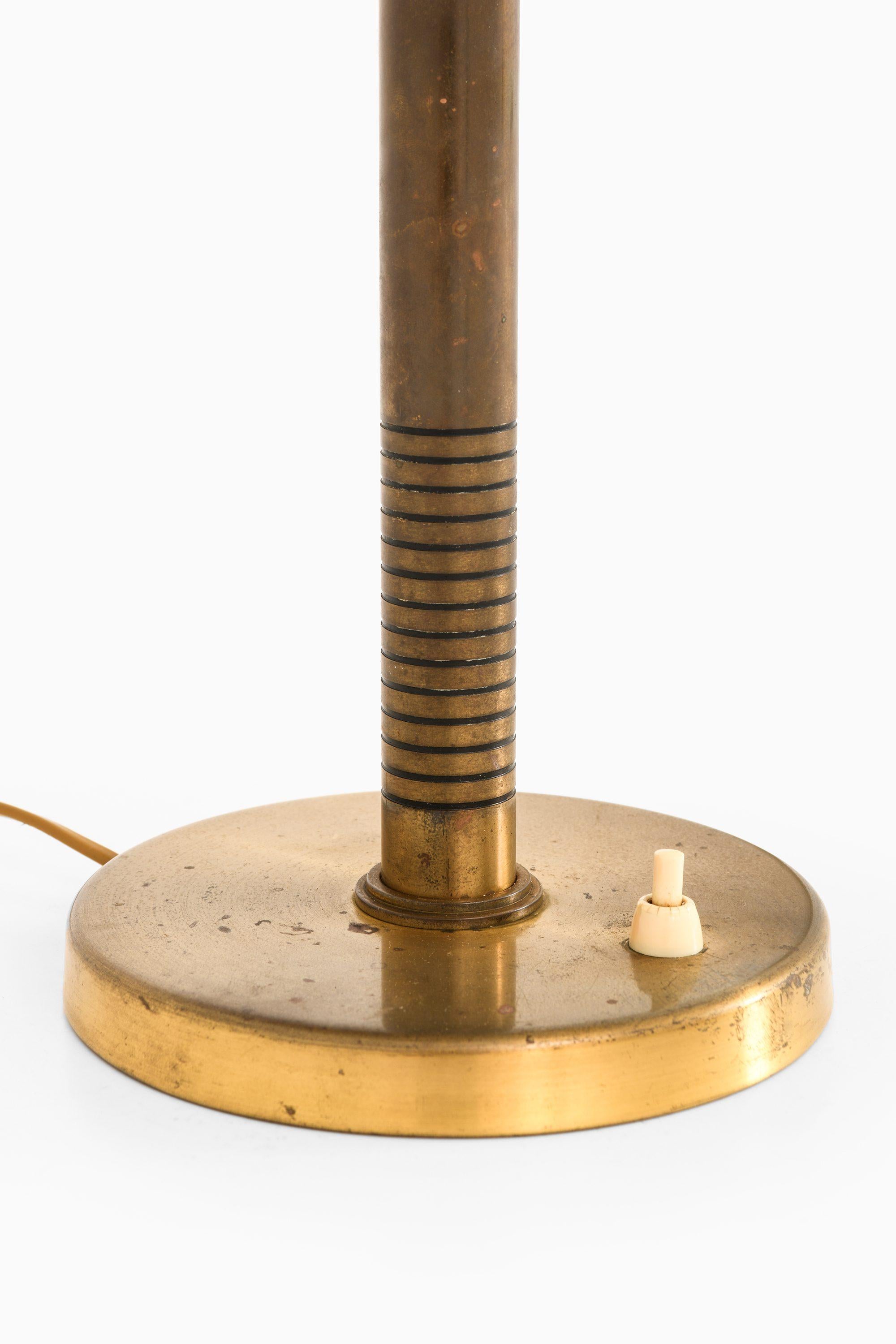Rare Table Lamp in Brass, 1950's

Additional Information:
Material: Brass
Style: Mid century, Scandinavian
Produced by Boréns in Sweden
Dimensions (W x D x H): 34 x 34 x 40.5 cm
Condition: Good vintage condition, with signs of usage and patina