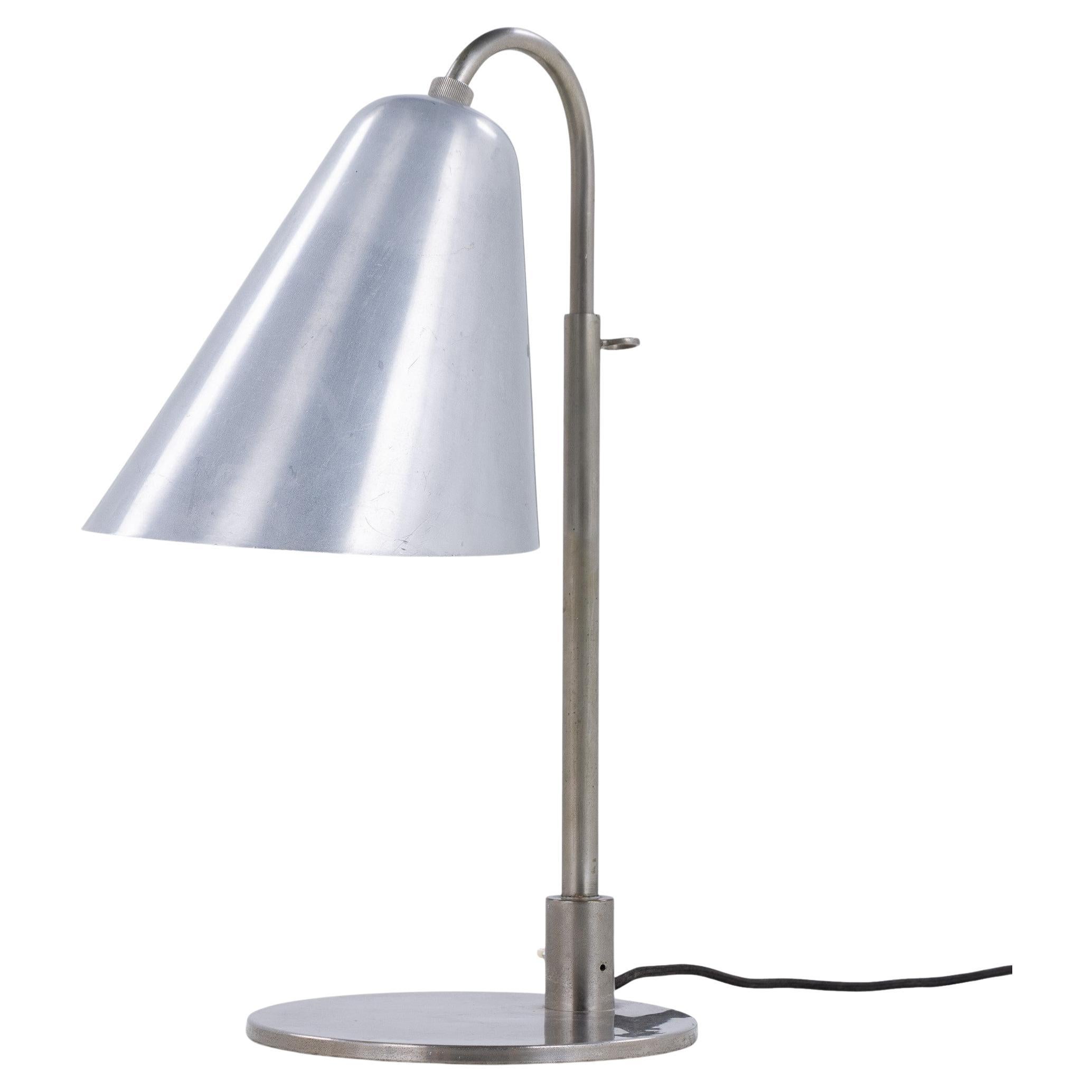 Rare Table Lamp in nickel-plated metal by Vilhelm Lauritzen im Angebot