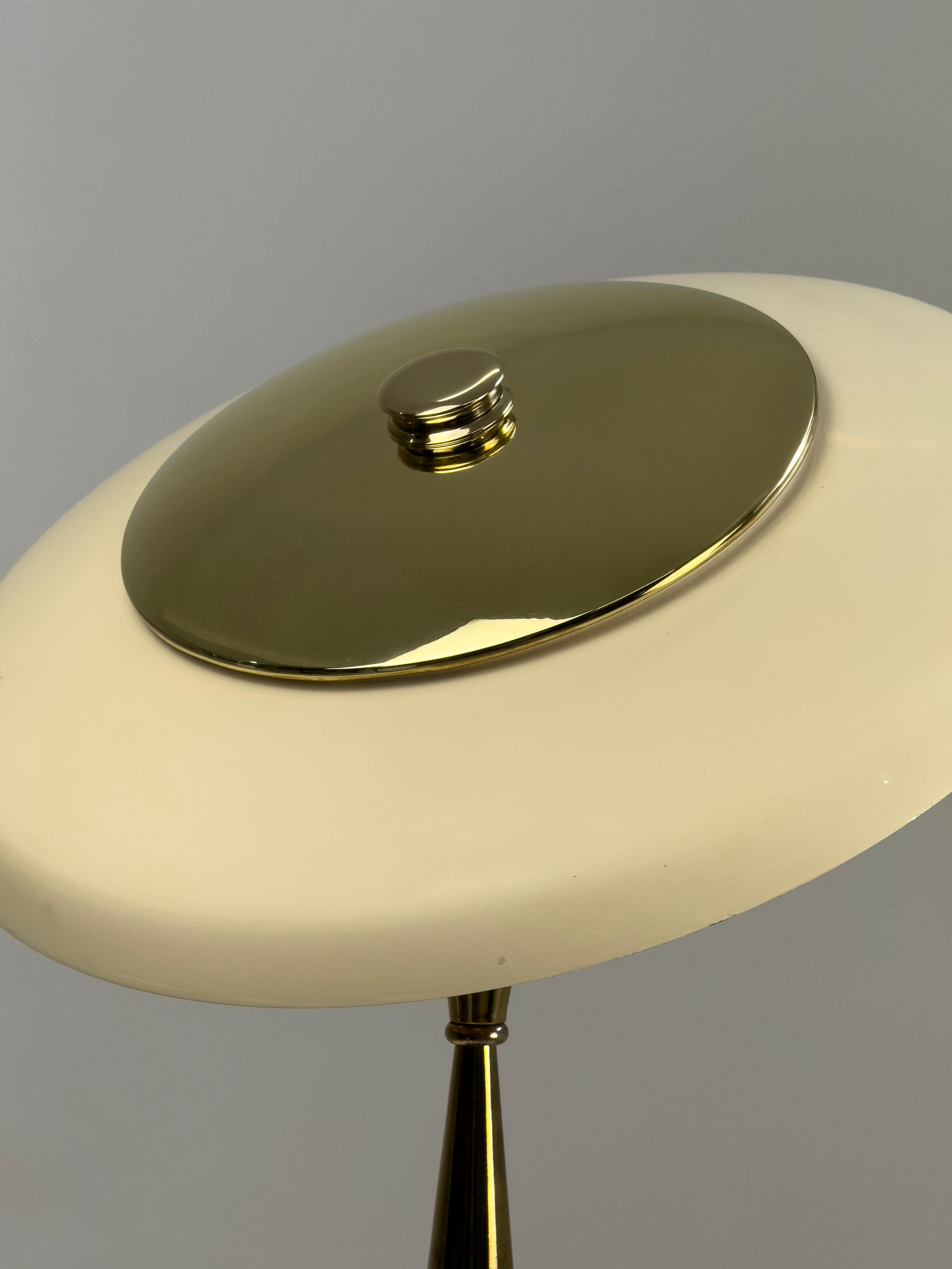 Milieu du XXe siècle Rare lampe de table Model No. 442, designée par Oscar Torlasco pour LUMI, Italie, 1957 en vente