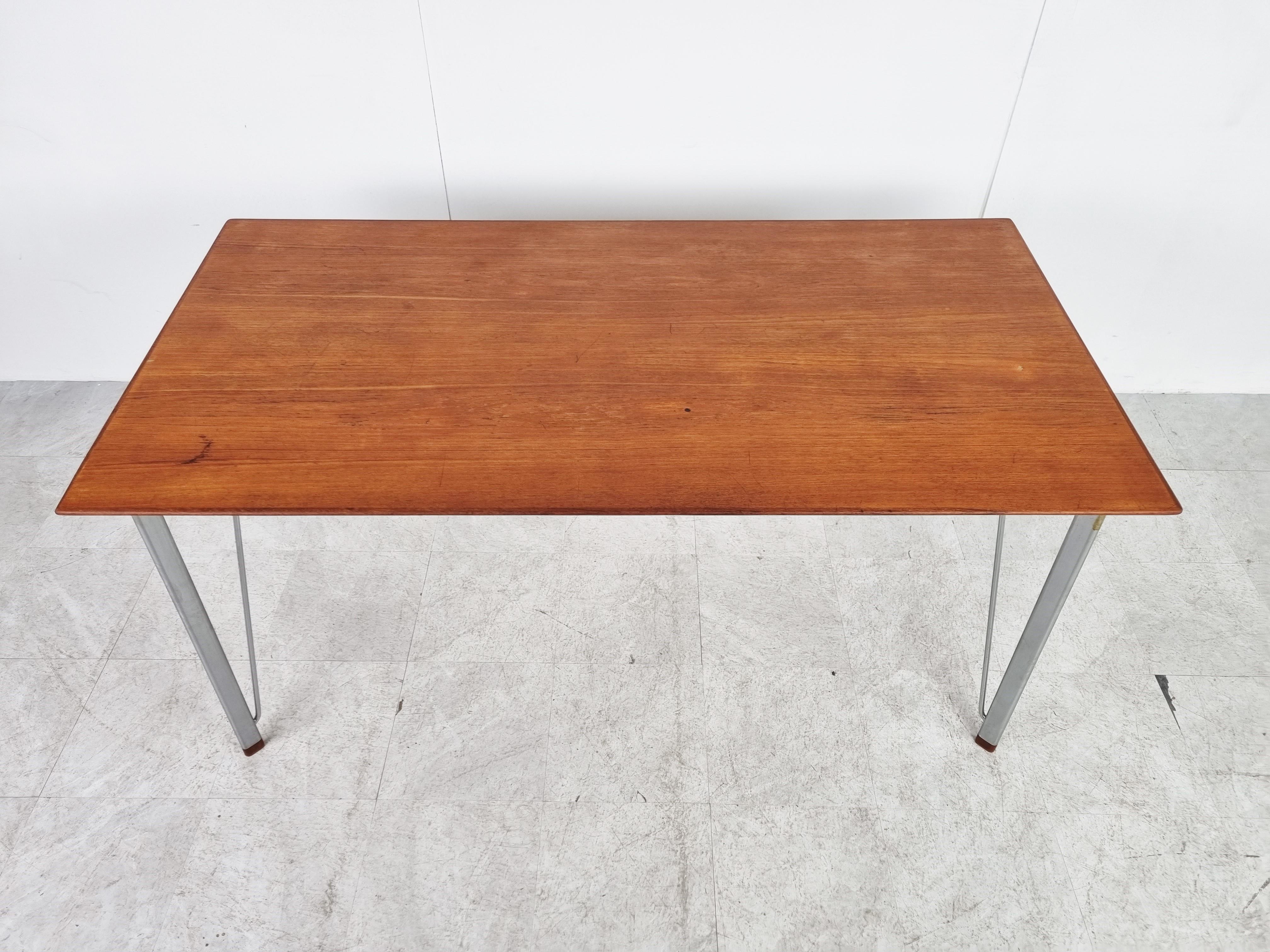 Milieu du XXe siècle Rare Table Modèle 3605 par Arne Jacobsen, années 1950 en vente