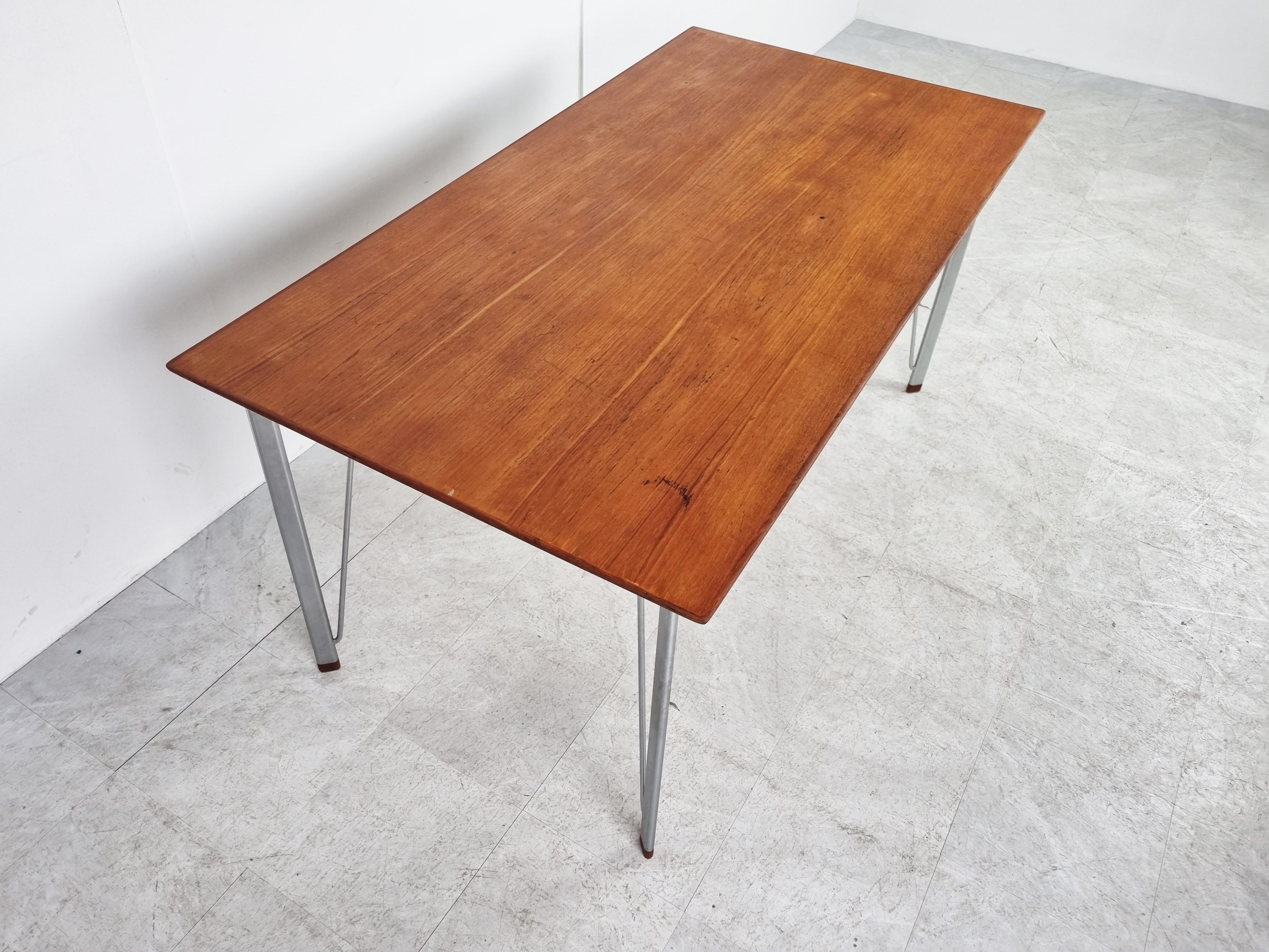 Rare Table Modèle 3605 par Arne Jacobsen, années 1950 en vente 1