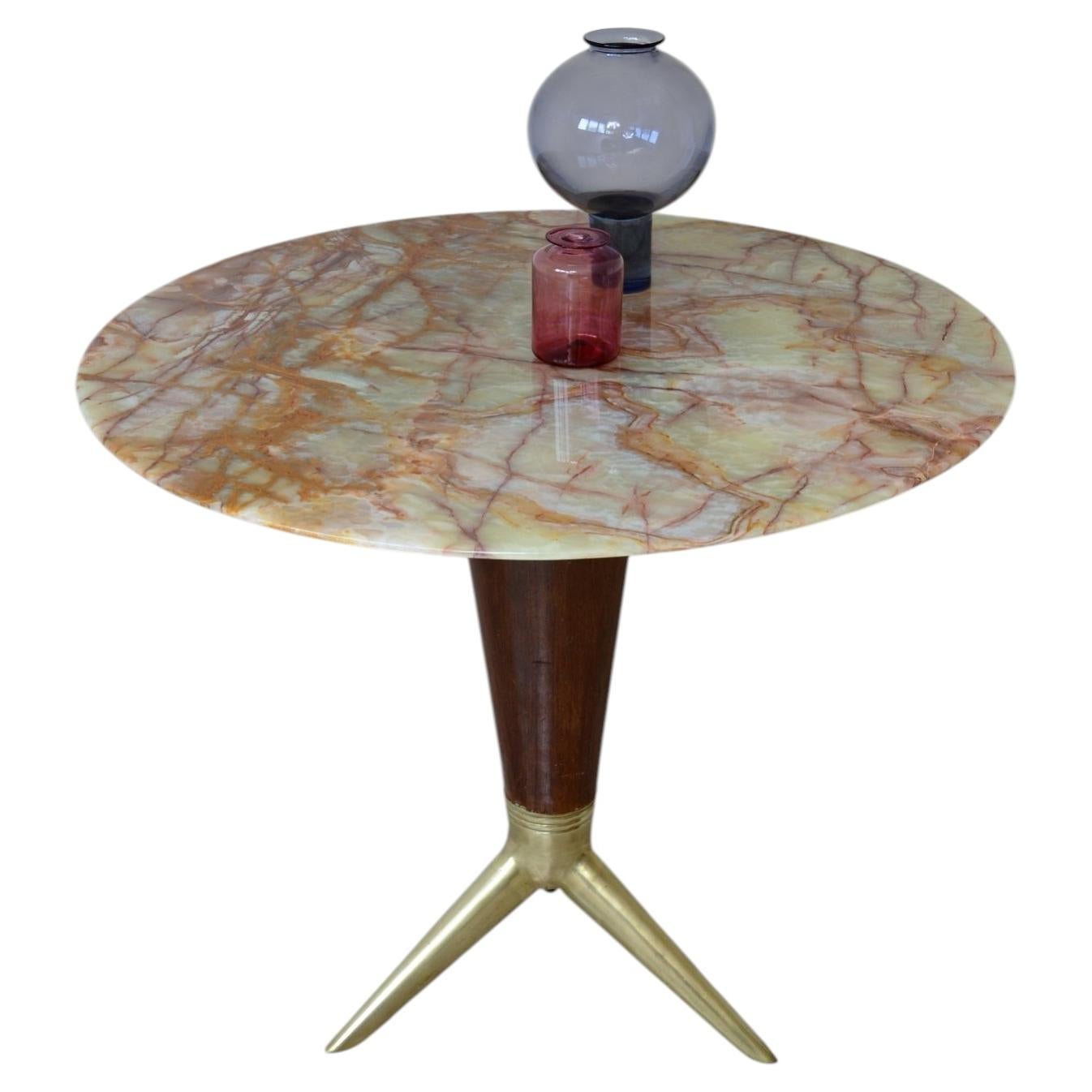 Rare table with a turned wooden base and with a splendid onyx For Sale