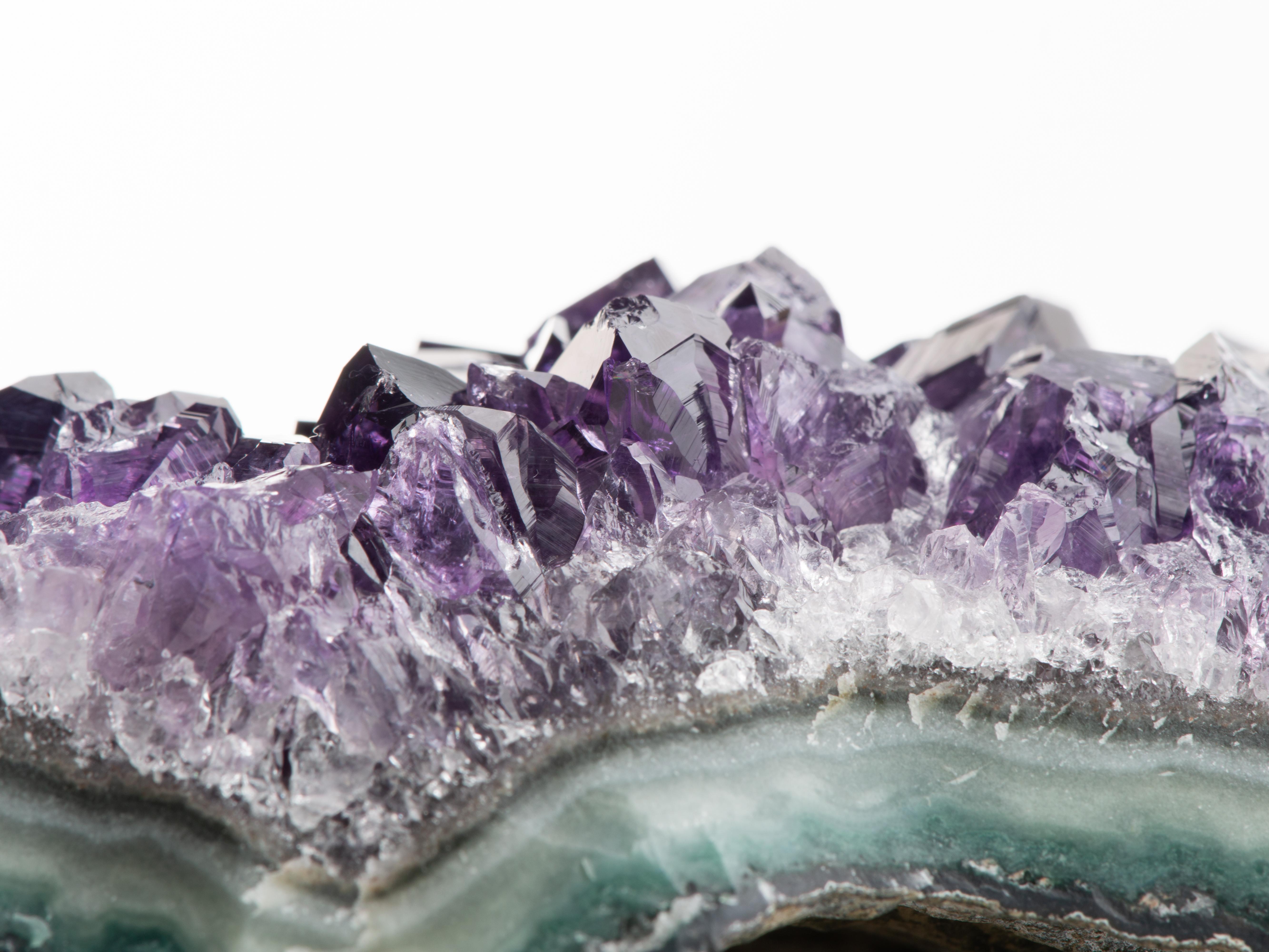 Seltene Tischplatte Amethyst-Formation mit Calcites Goethit & Quarz im Angebot 11