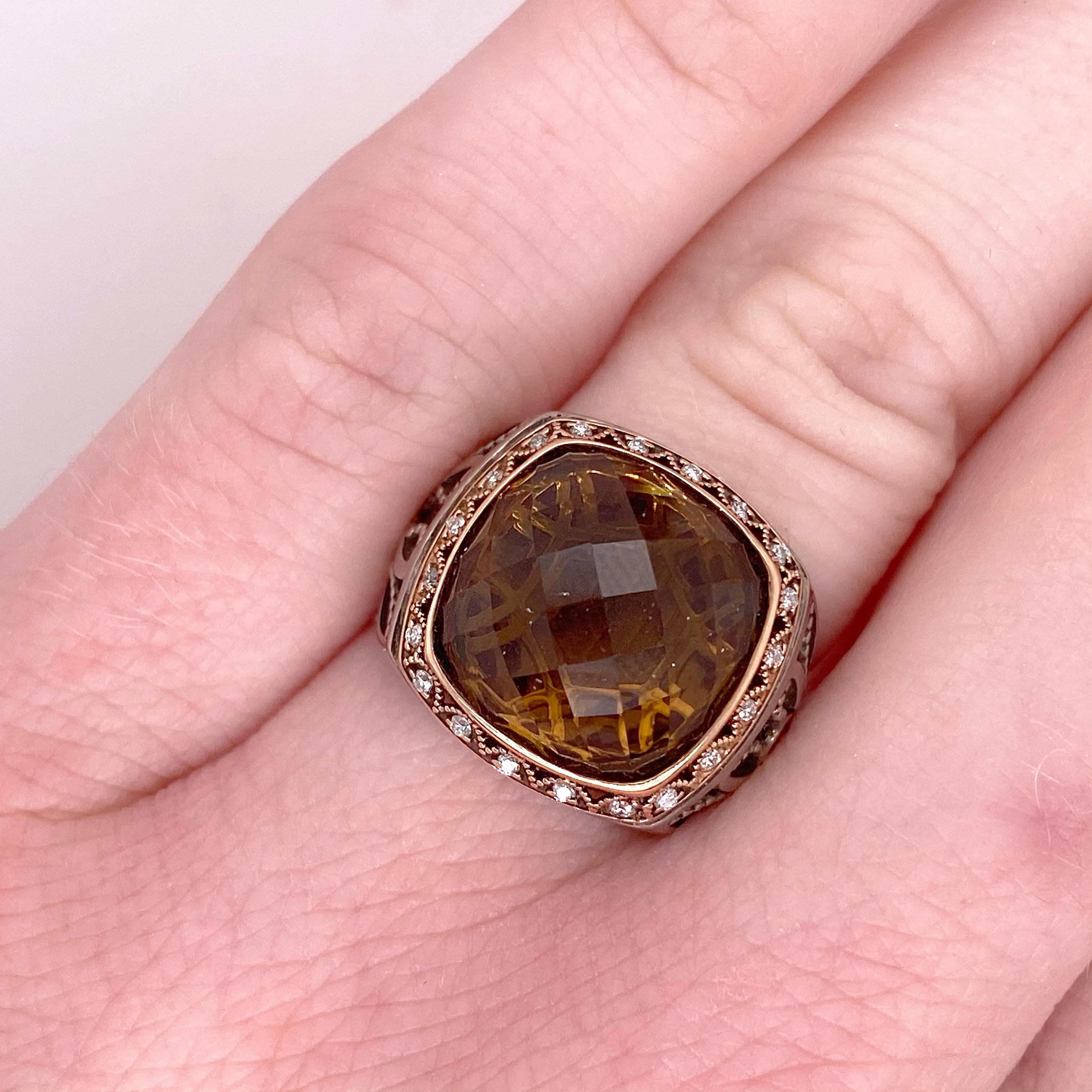 Authentische Tacori echte Cognac Quarz Ring-SR104.  Größe 6, fällt aber groß aus.  Er hat das schöne Detail der Halbmonde, die den kissenförmigen, echten Edelstein umgeben.  Die diamantbesetzte Lünette ist aus reinem 18-karätigem Roségold gefertigt,