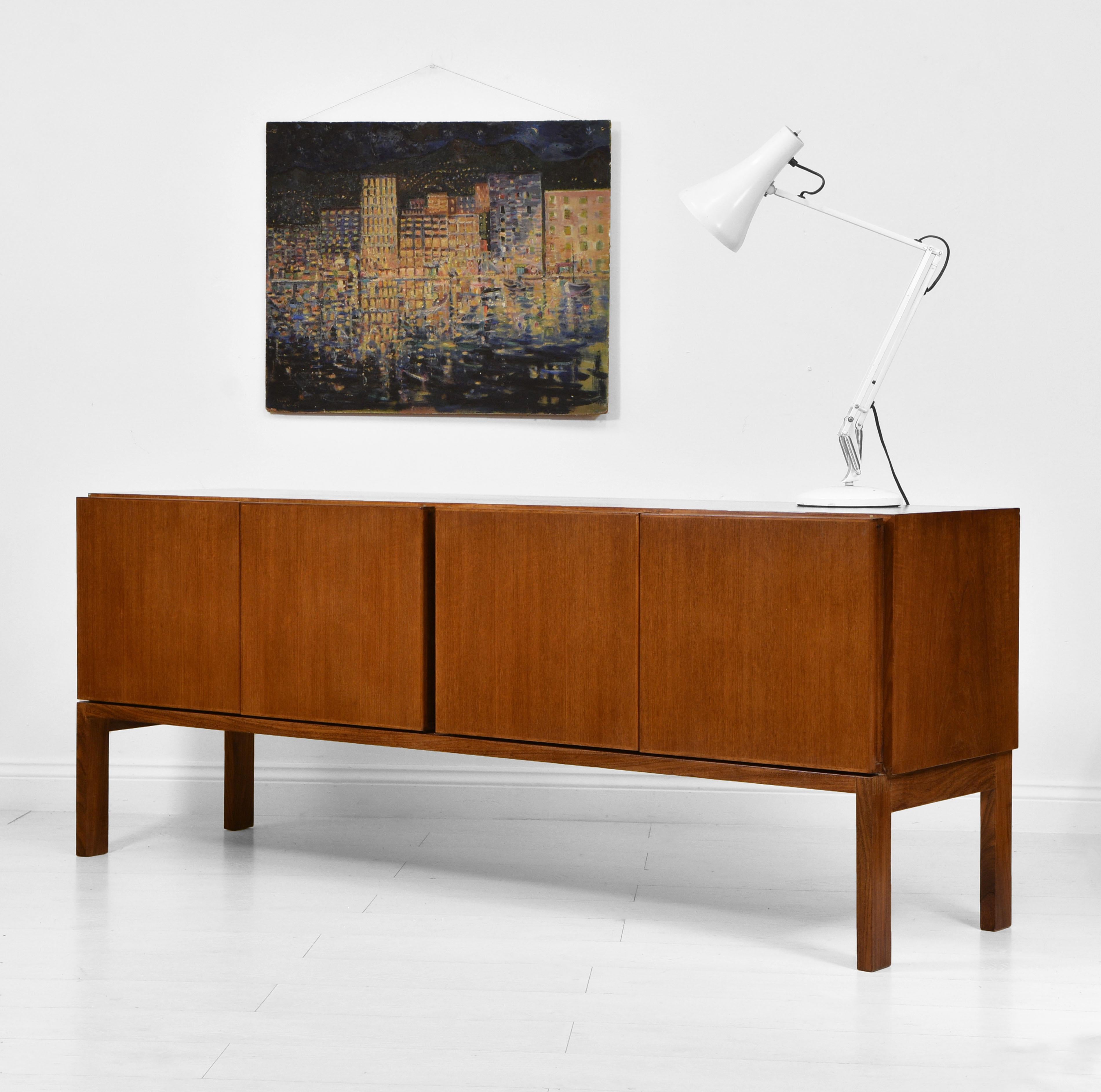 Rare Teak Modernist Sideboard Designed by Robert Heritage for Gordon Russell  In Good Condition In Norwich, GB
