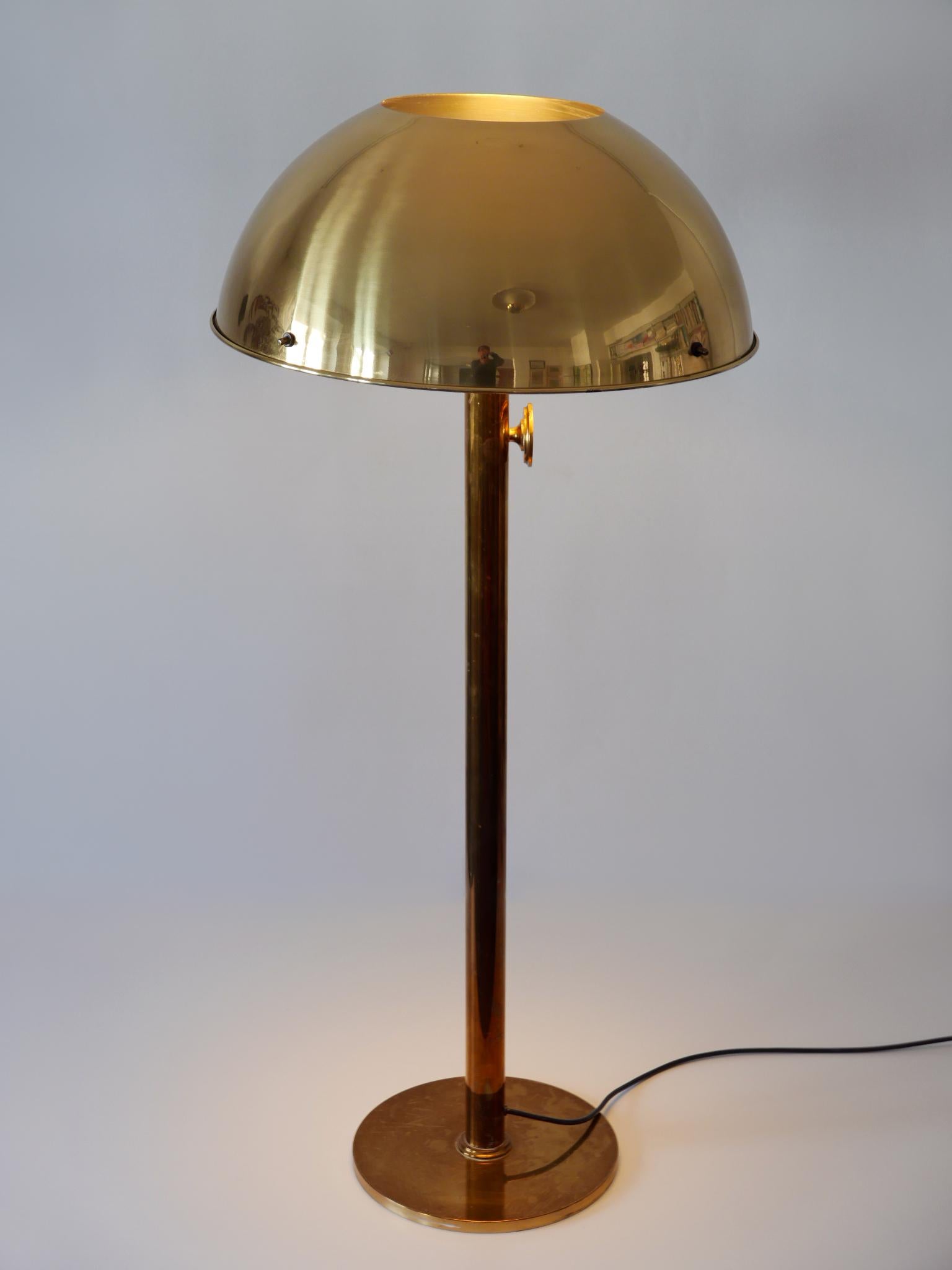 Rara lámpara de pie telescópica de latón moderna de mediados de siglo de Florian Schulz Años 70 en Bueno estado para la venta en Munich, DE