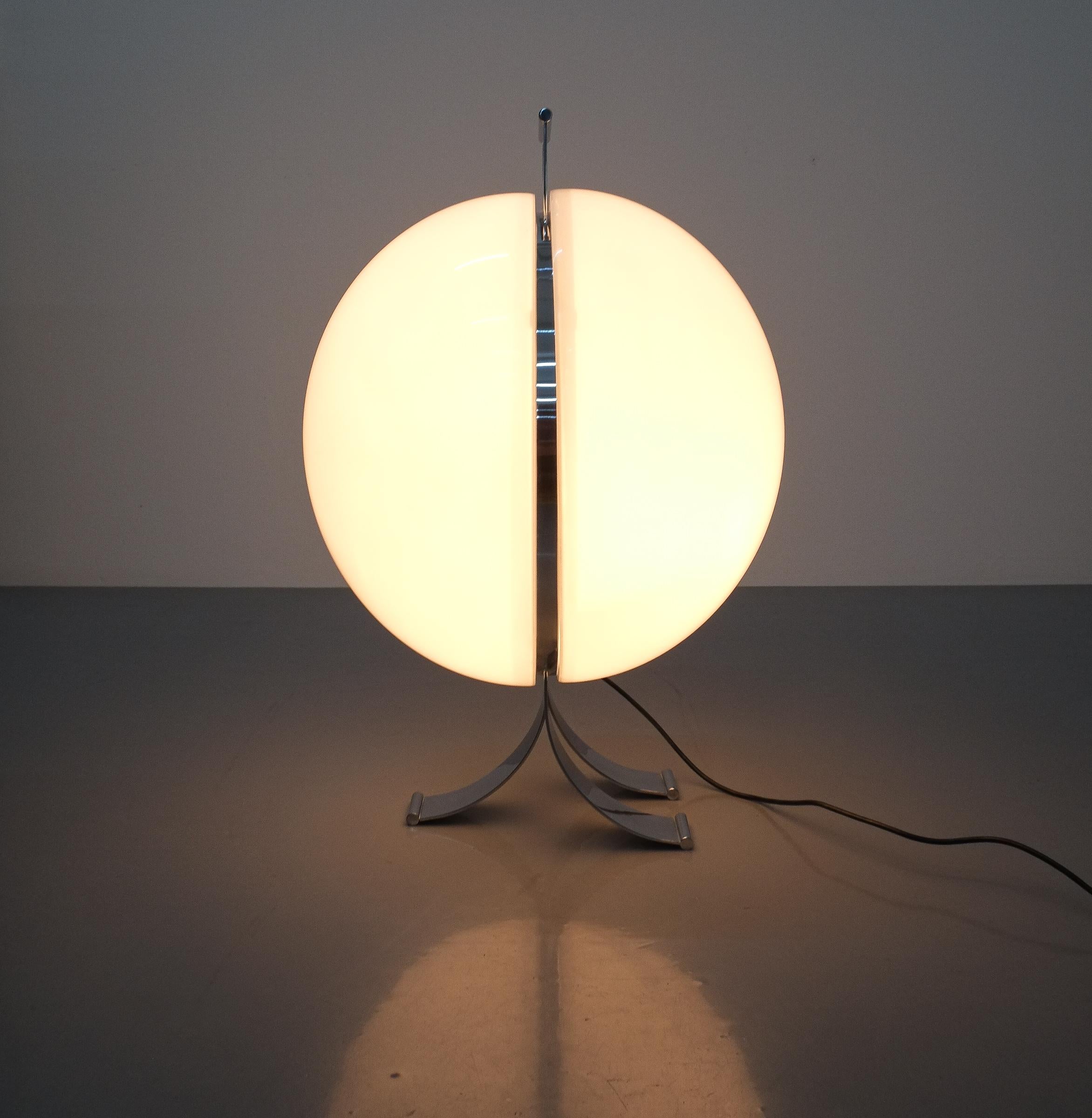 Beni Cuccuru Table Lamp Sfera, Chrome Lucite for Valenti, circa 1970 In Good Condition In Vienna, AT
