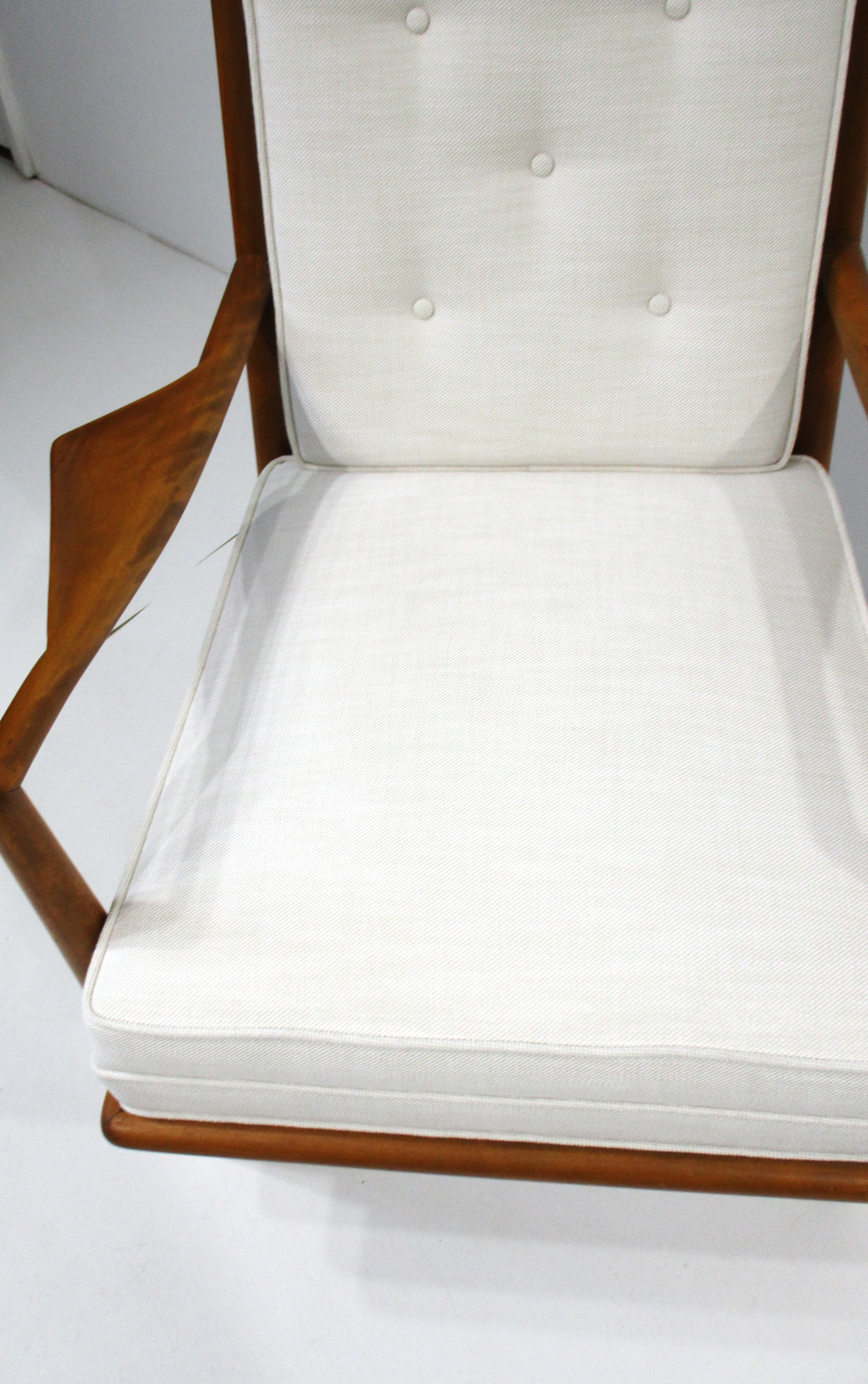 Rare T.H. Chaise longue Wing Gibbing de I Johns pour Widdicomb en vente 4