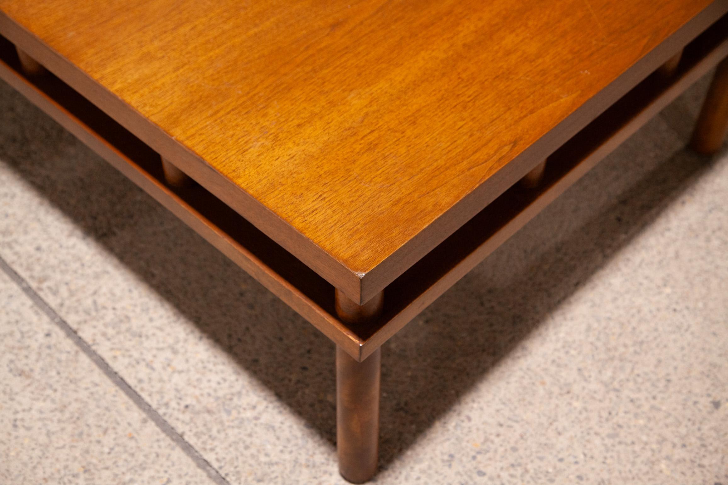 Moderne Rare T.H. Table basse Robsjohn-Gibbings pour Widdicomb en vente