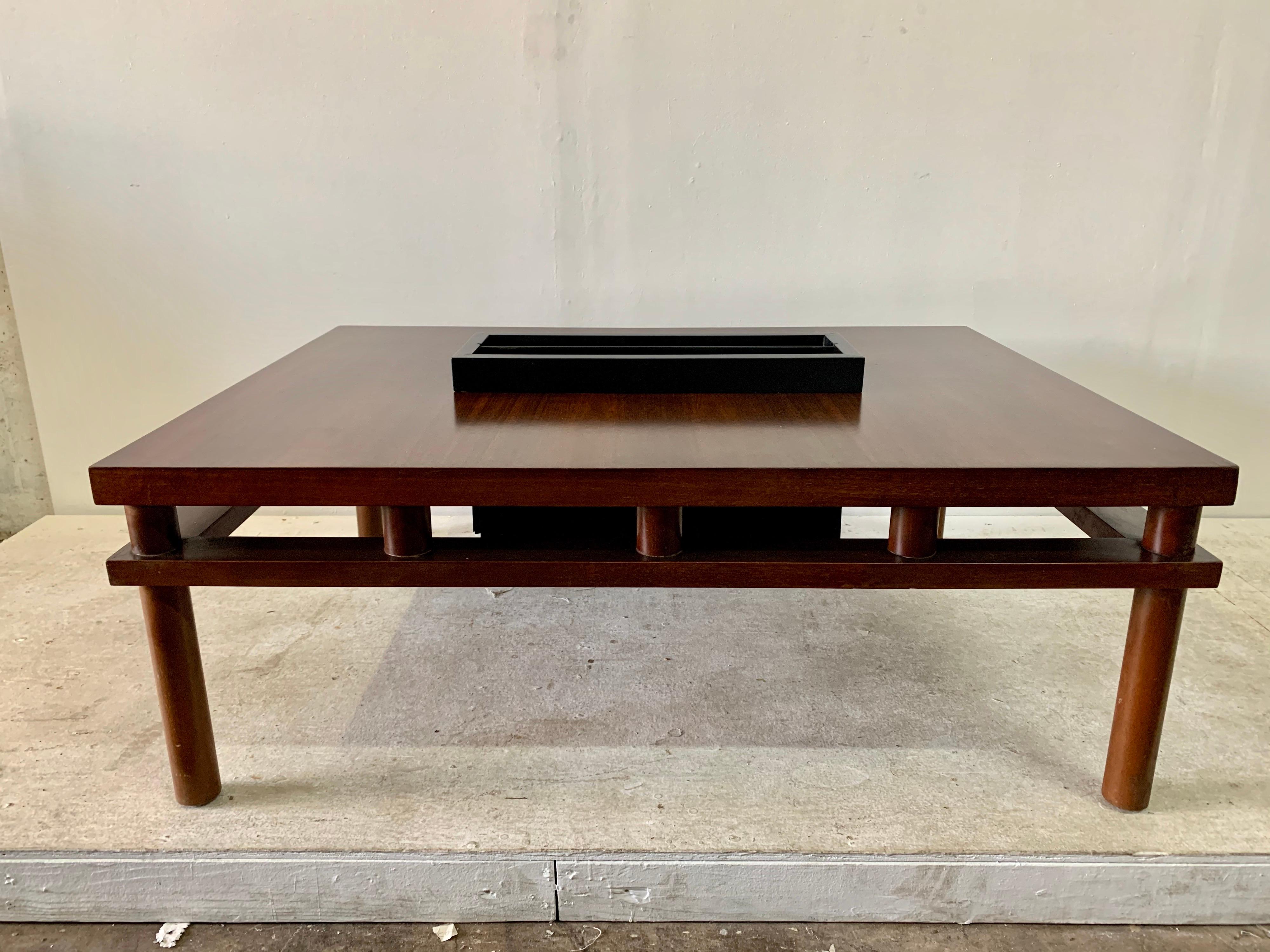 Rare T.H. Table basse Robsjohn-Gibbings pour Widdicomb en vente 1