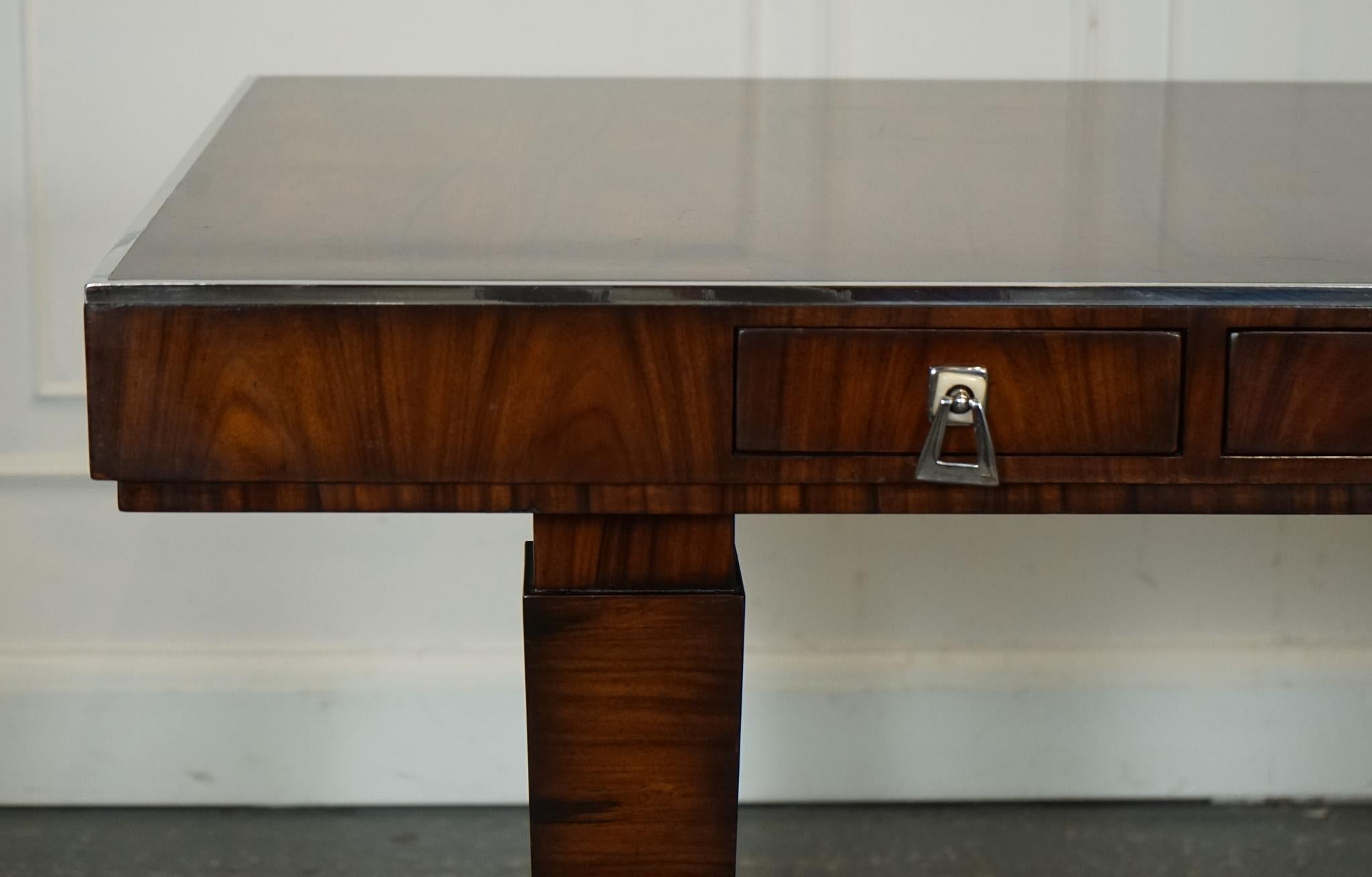 Cromo RARA scrivania da ufficio in stile ART DECO di Theodore Alexander a due cassetti in vendita