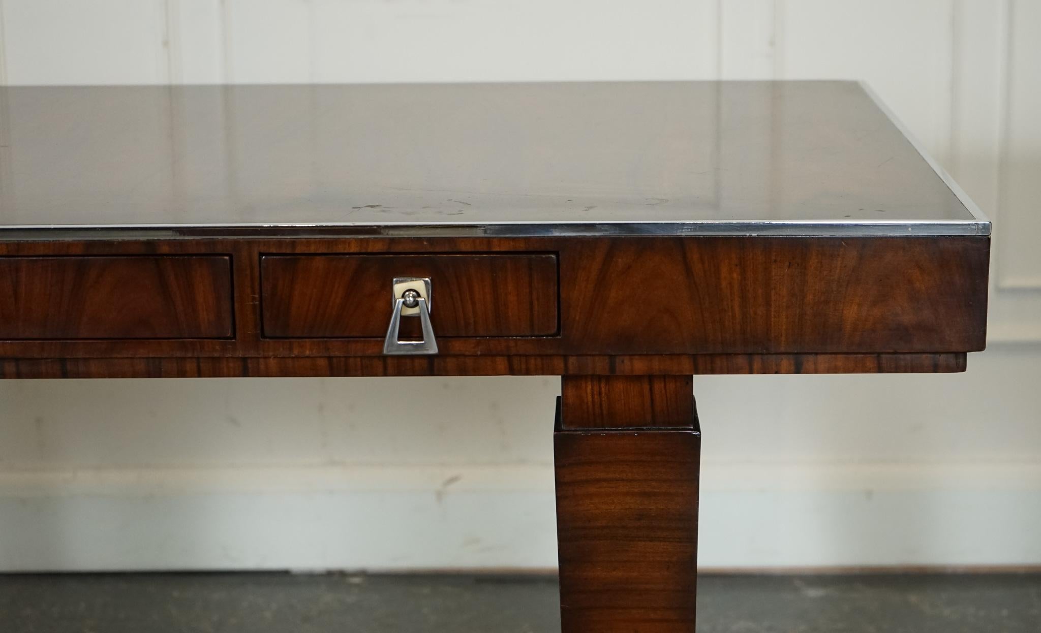 RARA scrivania da ufficio in stile ART DECO di Theodore Alexander a due cassetti in vendita 2