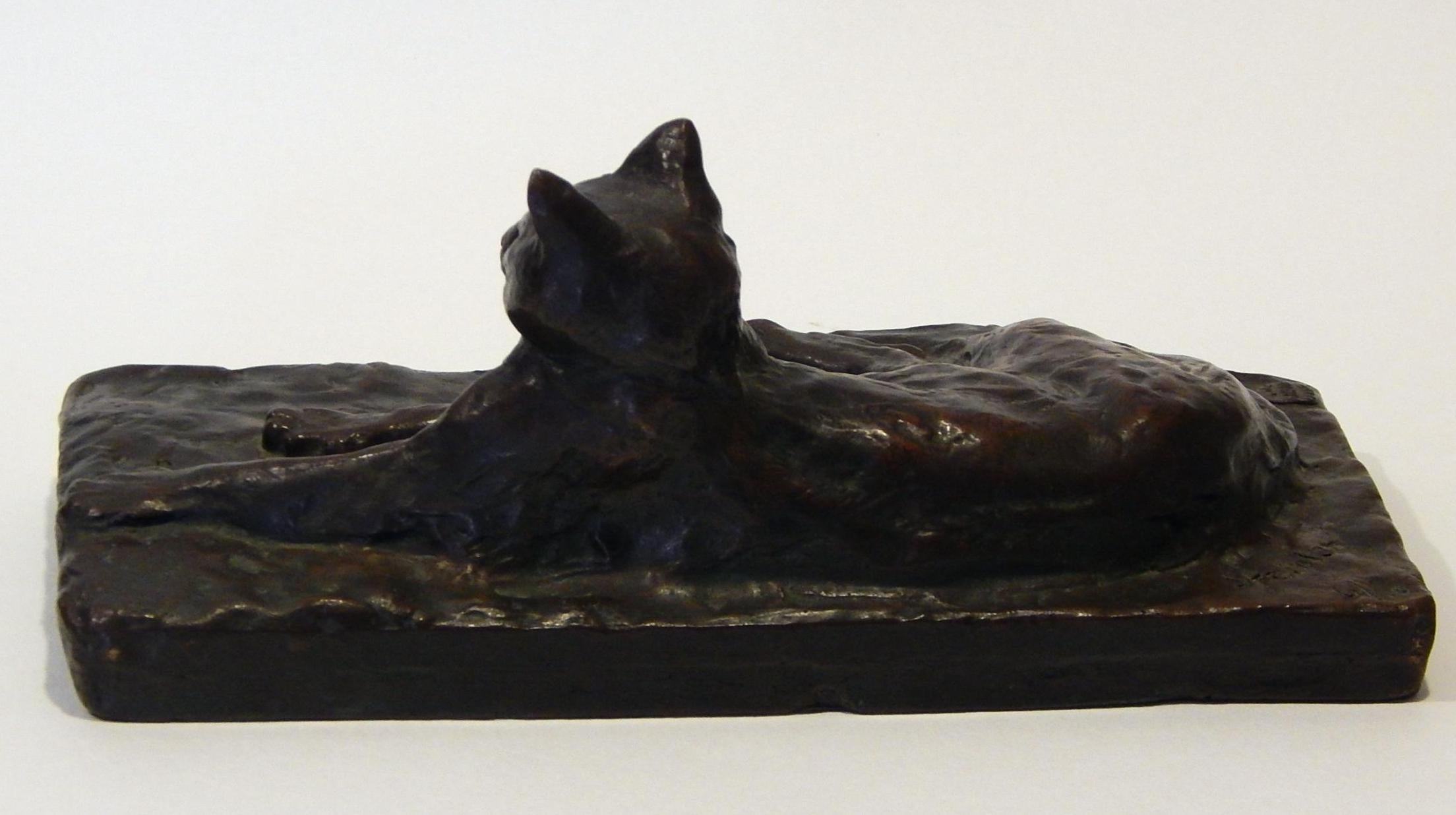 Beautiful vintage bronze sculpture by Theophile-Alexandre Steinlen (1859-1923) for the cat aficionado.
The Steinlen signature is seen on the base as well as the edition size: 6 of 10.
This work is in mint condition with a lovely patina and