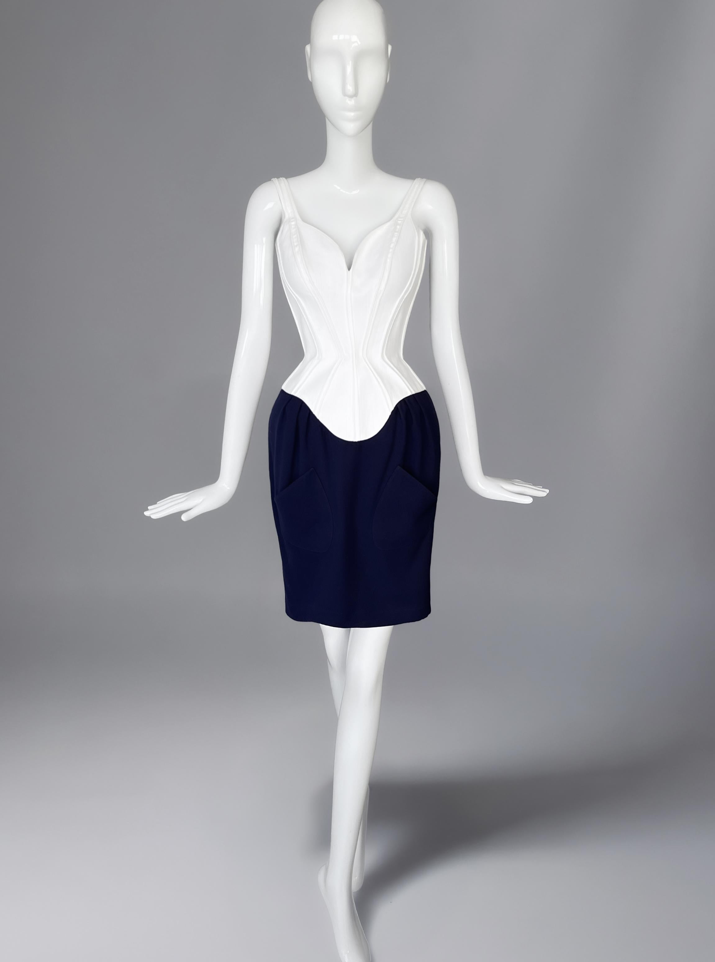 Gris Rare robe à corset de Thierry Mugler SS 1995 en vente
