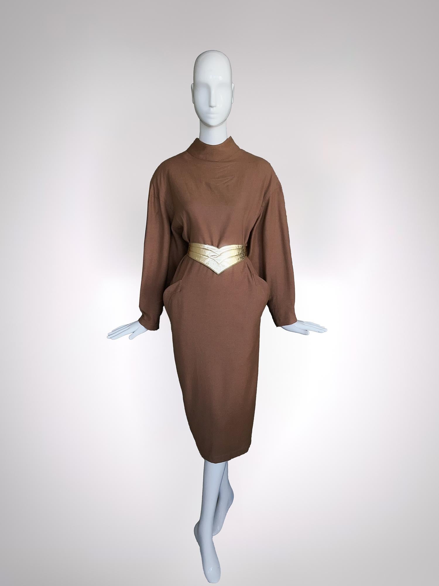 (belt not included)
This beautiful Thierry Mugler dress from his FW 1984 