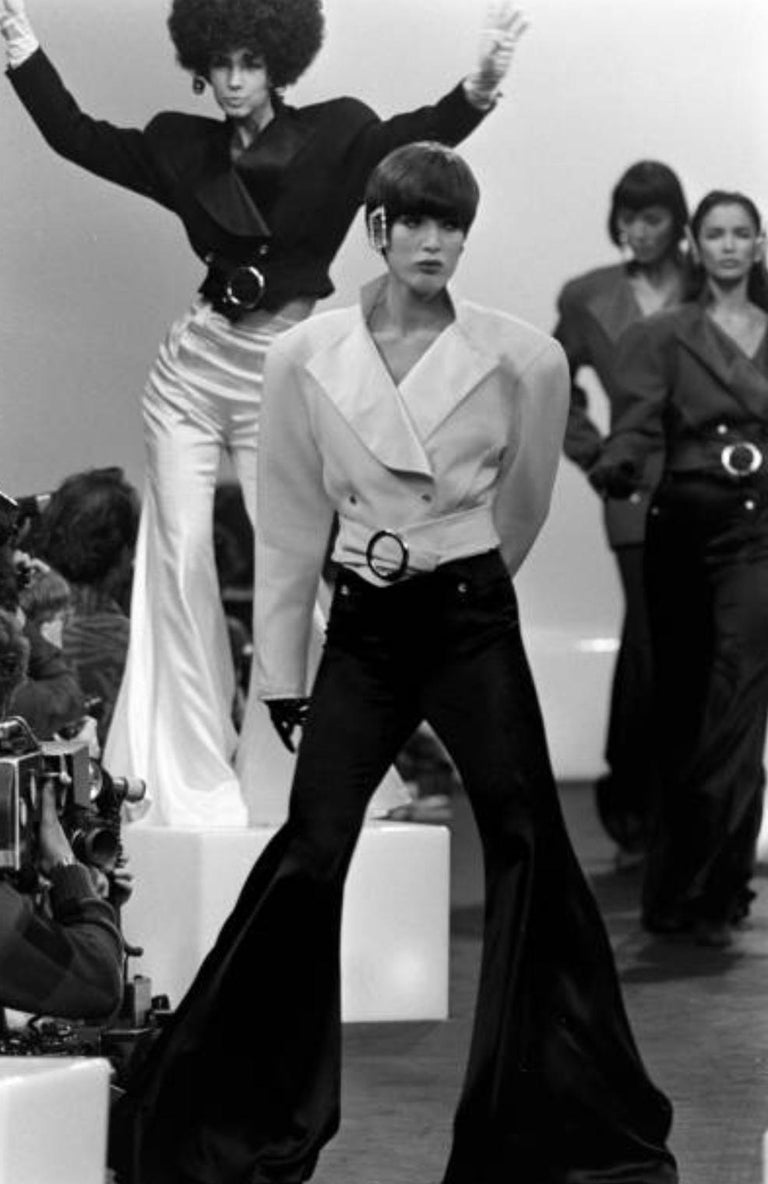 Thierry Mugler Vintage 70’s Skinny Belt in Purple Leather, Size Small Thierry Mugler Purple and White Asymmetrical Buckle Belt  main image 3