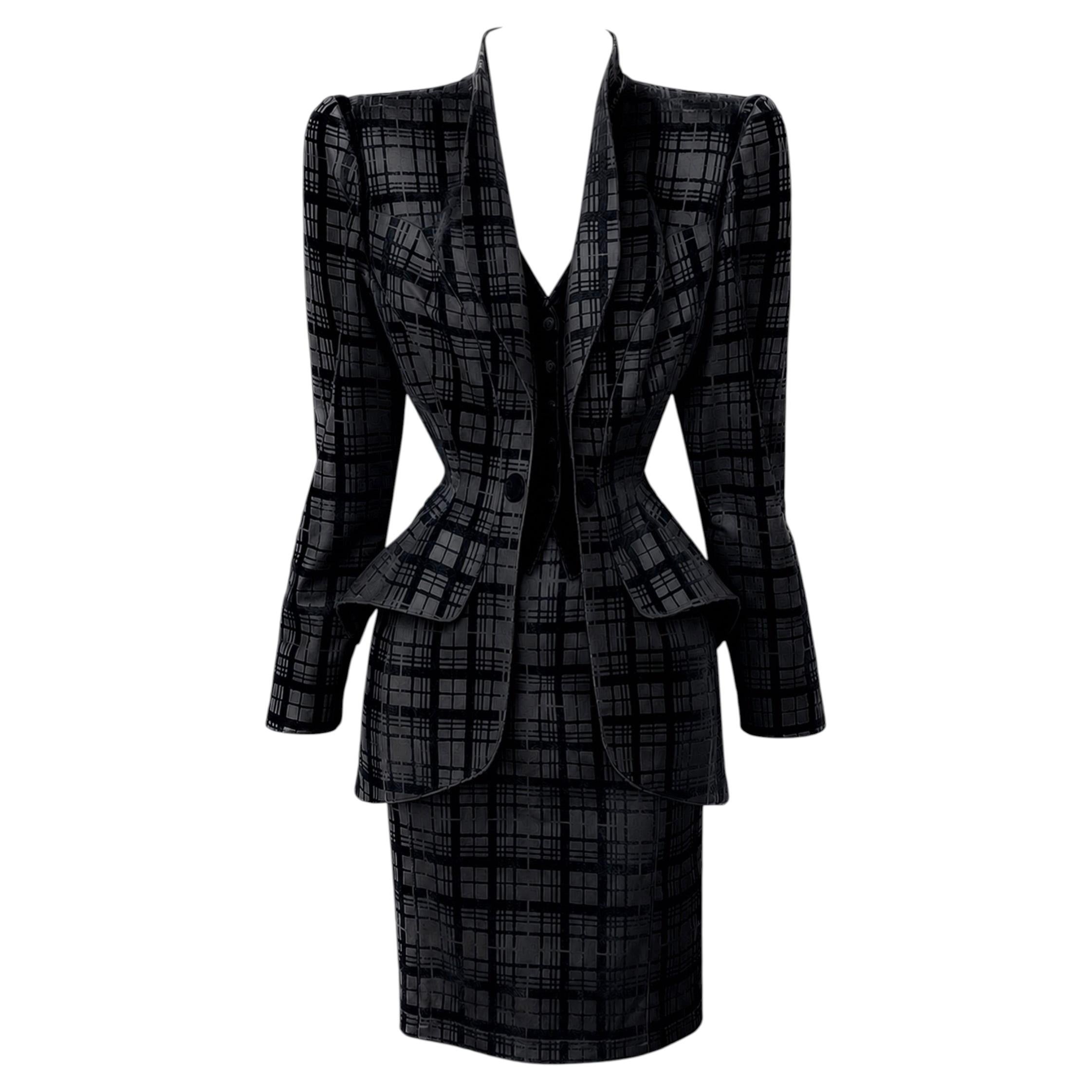 Rare Thierry Mugler FW 1996 Sculptural Runway Skirt Suit Velvet Details