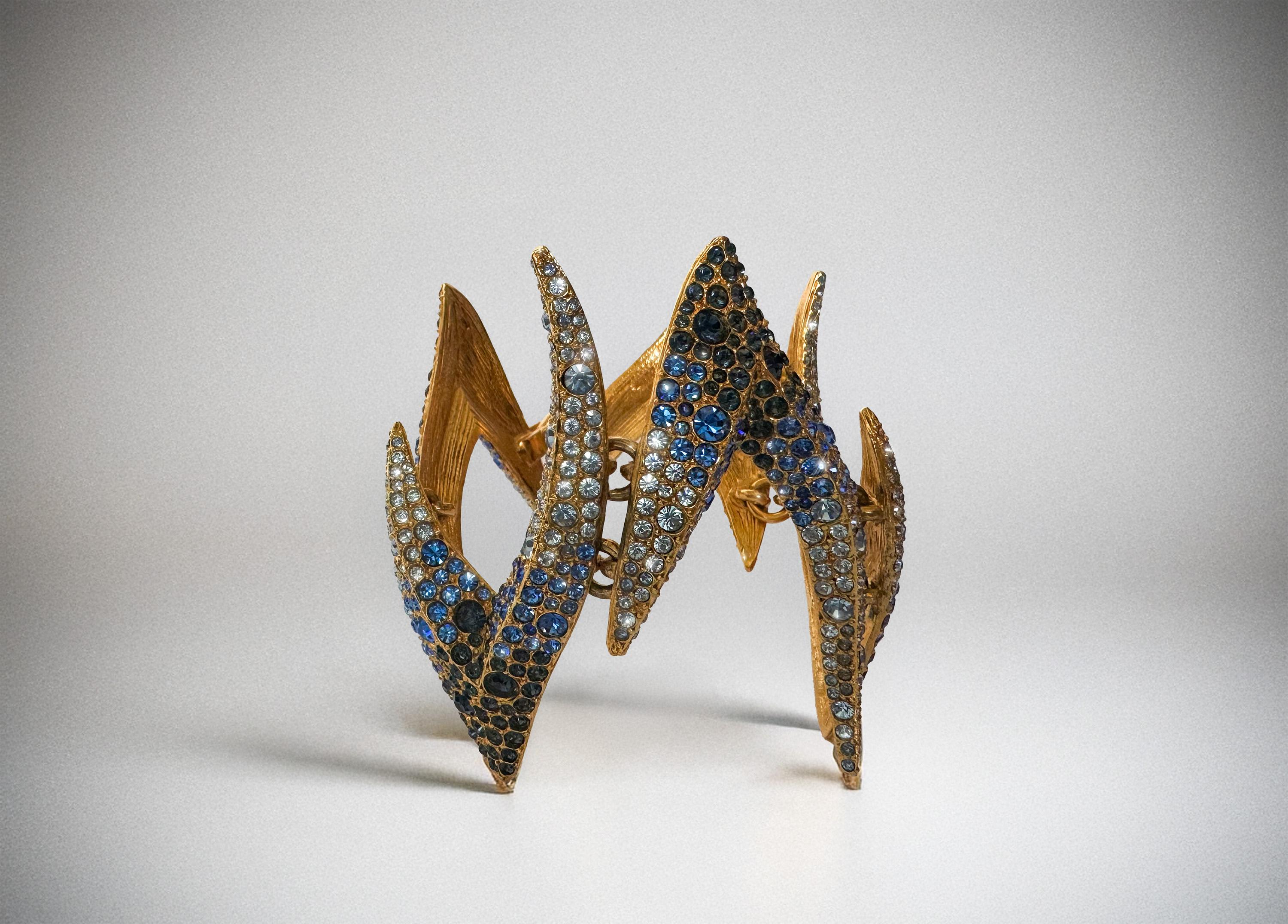 Donna Raro bracciale scultoreo in cristallo Thierry Mugler FW 2000 in vendita
