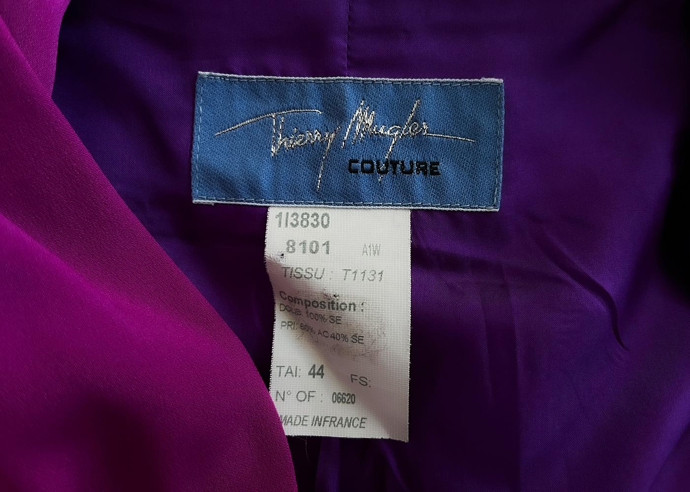 Rare Thierry Mugler FW 2001 Bombshell Silk Runway Jacket with Scarf For Sale 6