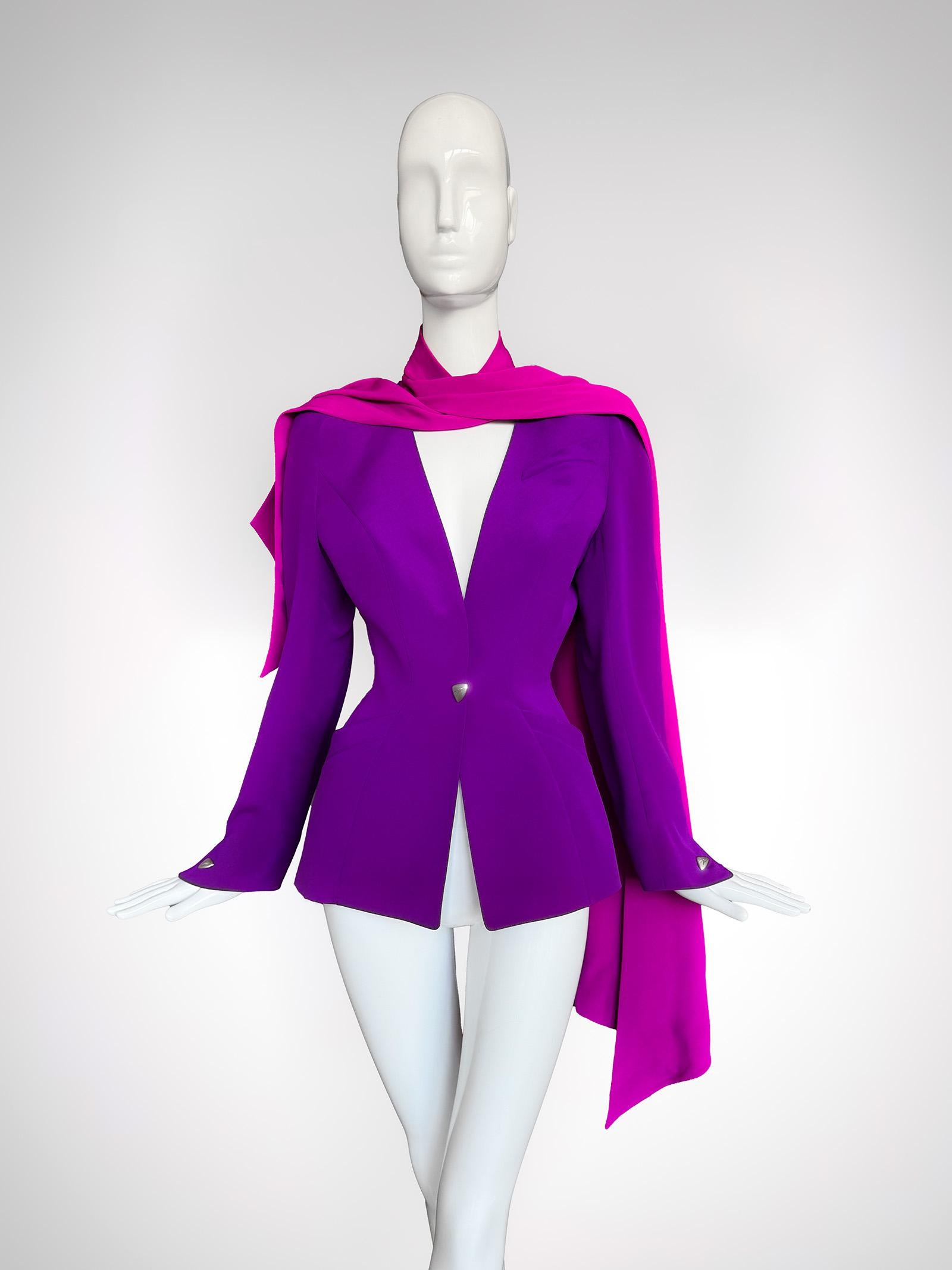 Rare Thierry Mugler FW 2001 Bombshell Silk Runway Jacket with Scarf In Excellent Condition For Sale In Berlin, BE
