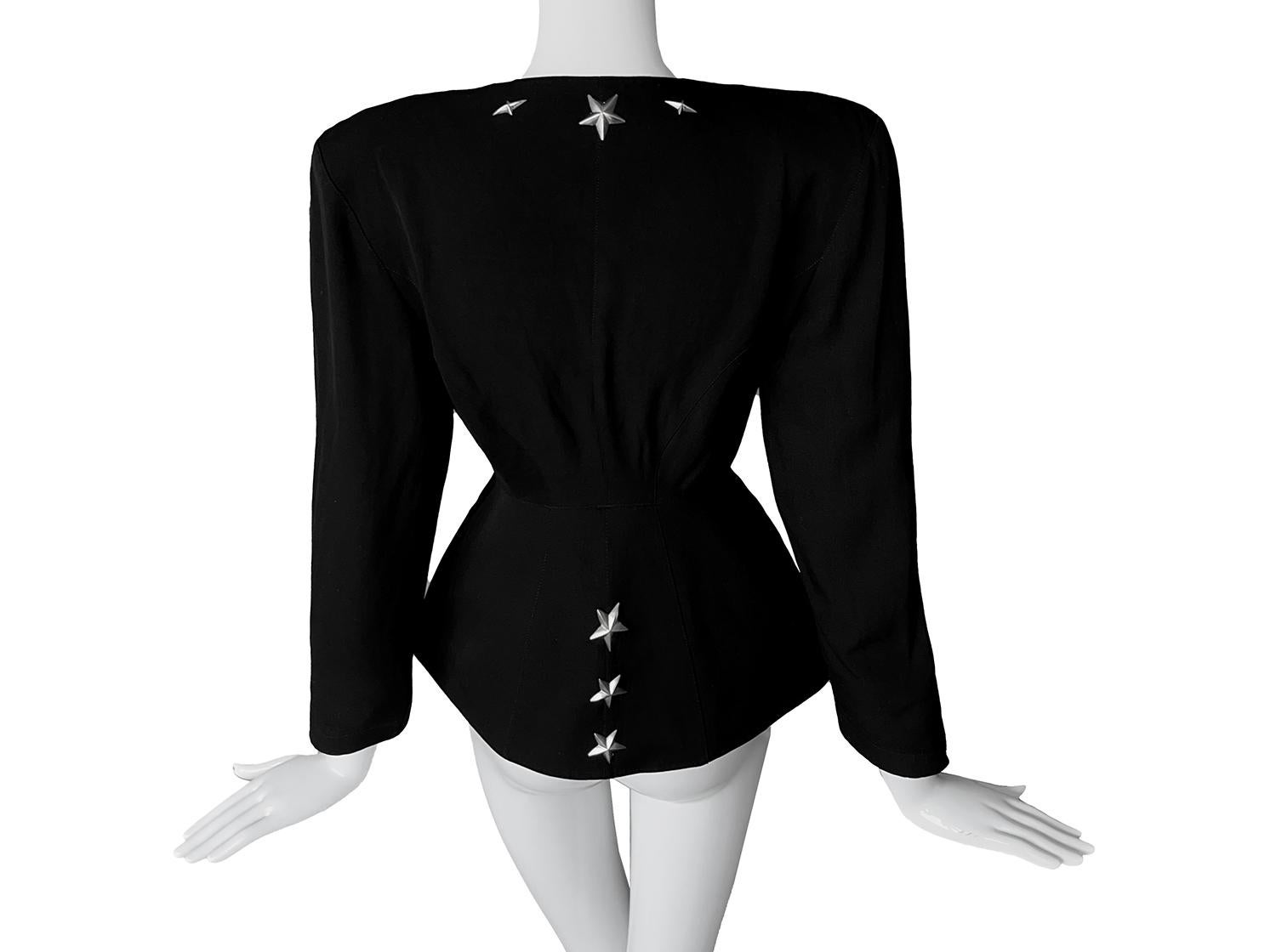Rare Thierry Mugler FW1990 BLack Jacket Mugler Star Details And Brooch In Good Condition For Sale In Berlin, BE