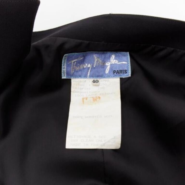 raro Thierry Mugler Giacca peplo in velluto geometrico di lana nera vintage  IT40 S in vendita 4