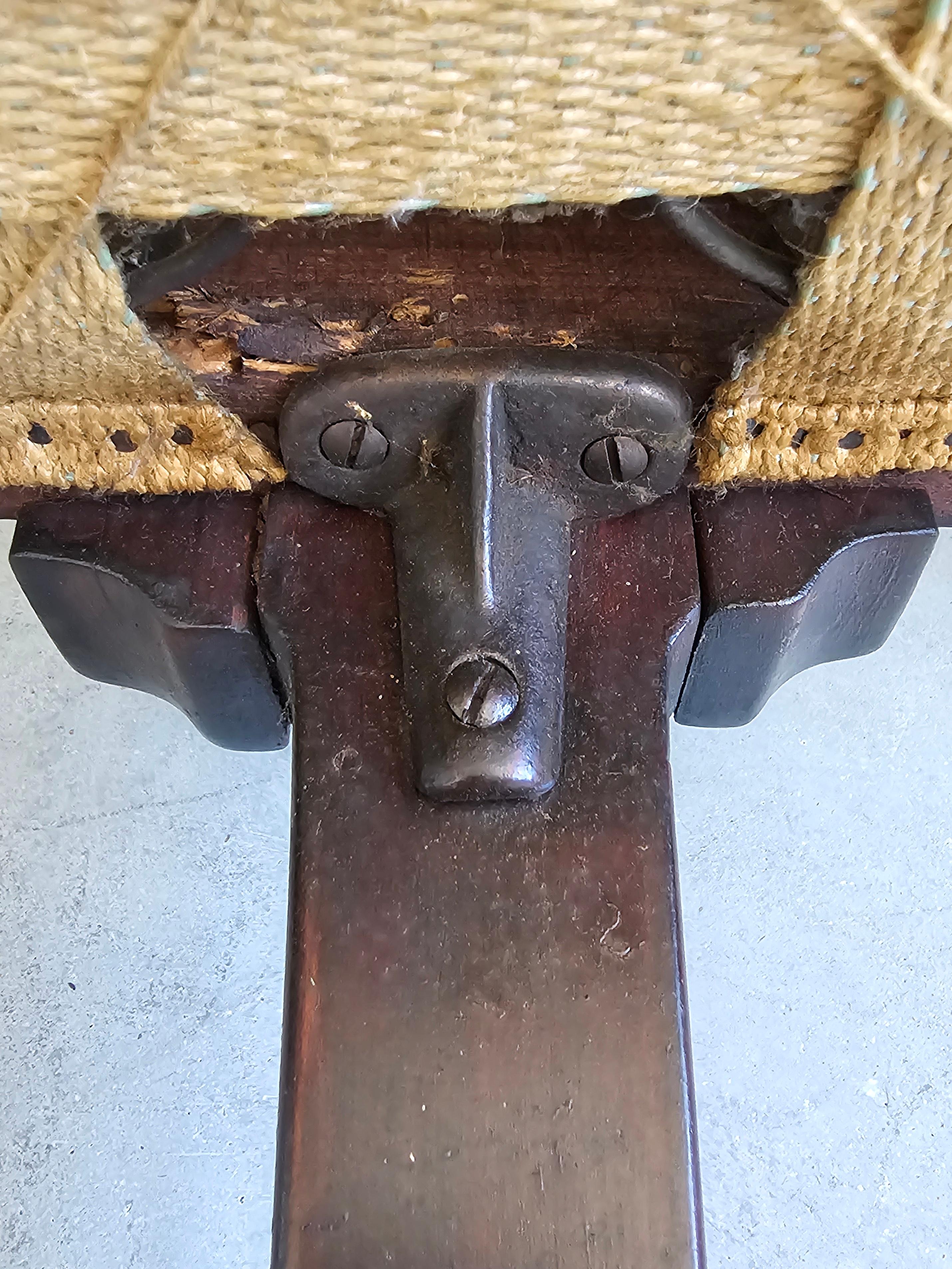 Tissu Settee Thonet conçue par Otto Prutscher pour le café Heinrichshof, Autriche, années 1880 en vente
