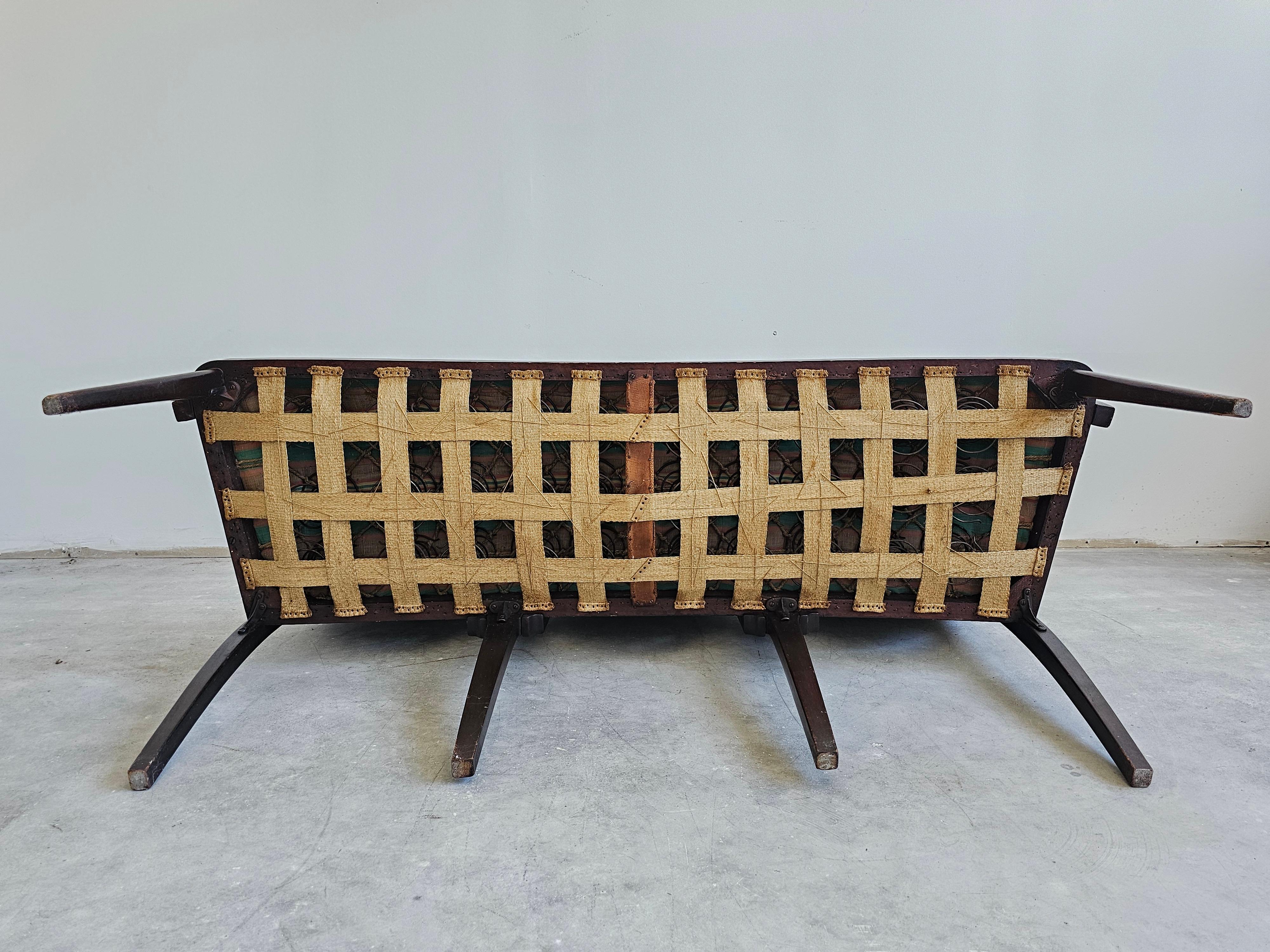 Settee Thonet conçue par Otto Prutscher pour le café Heinrichshof, Autriche, années 1880 en vente 2