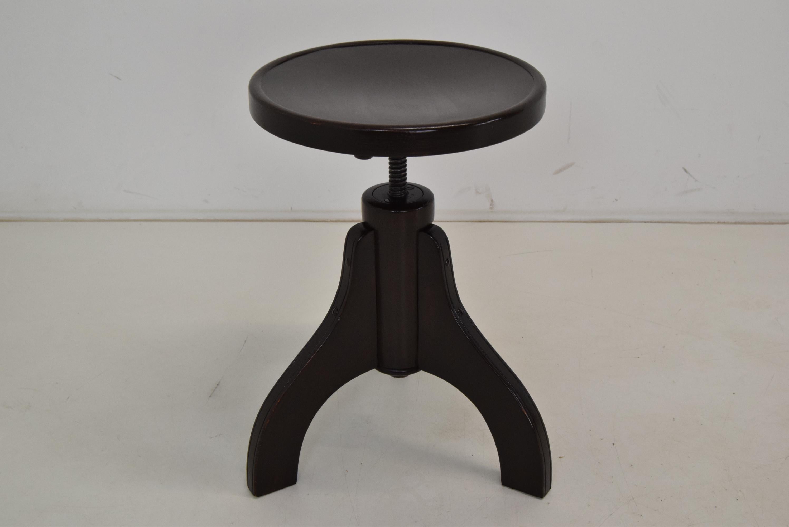 Raro taburete giratorio Thonet para piano, Circa 1940's. en venta 6