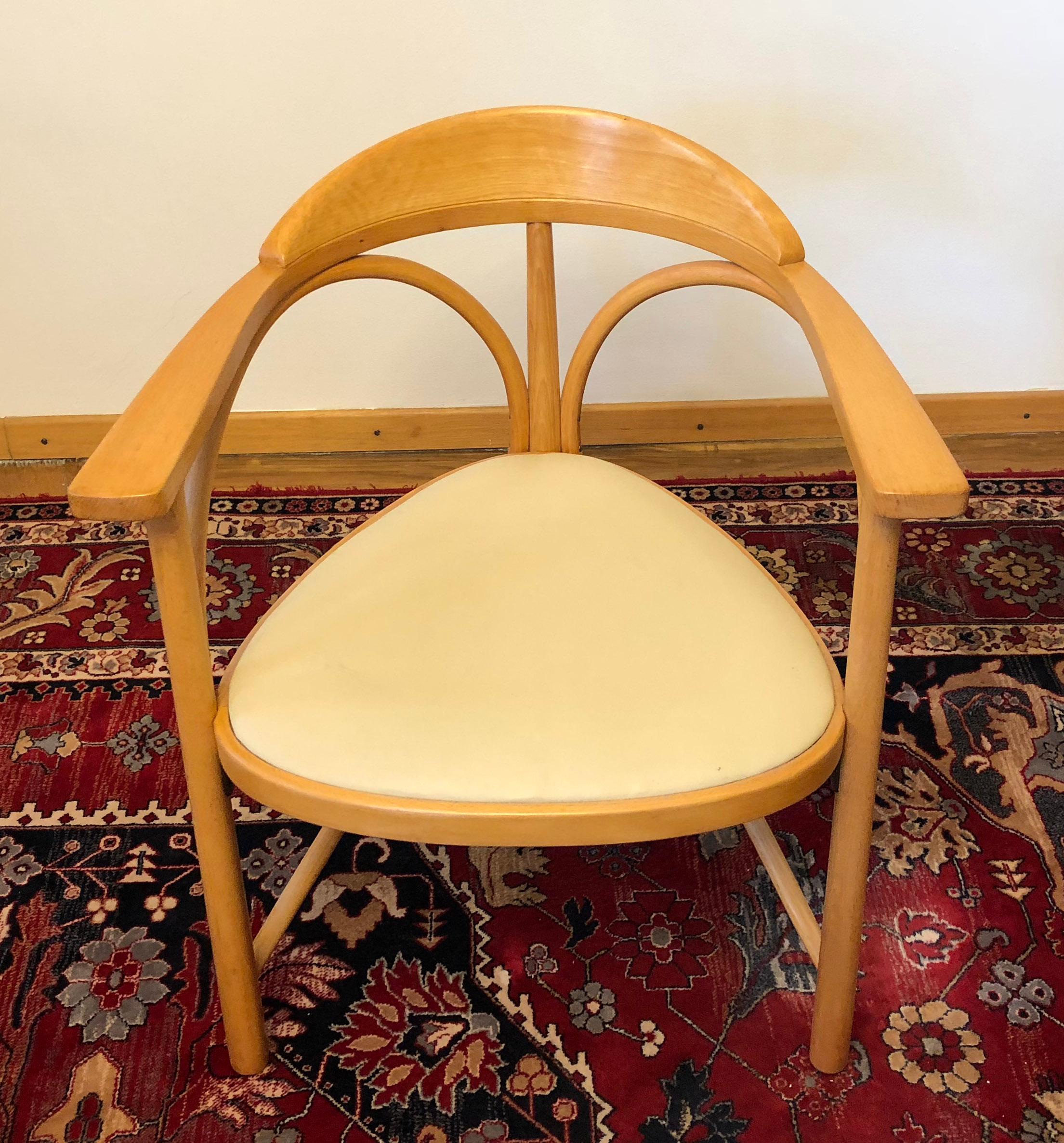 Thonet No.81 tripod beech bentwood armchair was designed in 1904, and this one is a reedition from 1986. It is no longer in production and remains in original condition.
Dimensions
H 31.5 in. x W 24.81 in. x D 20.08 in.
H 80 cm x W 63 cm x D 51 cm