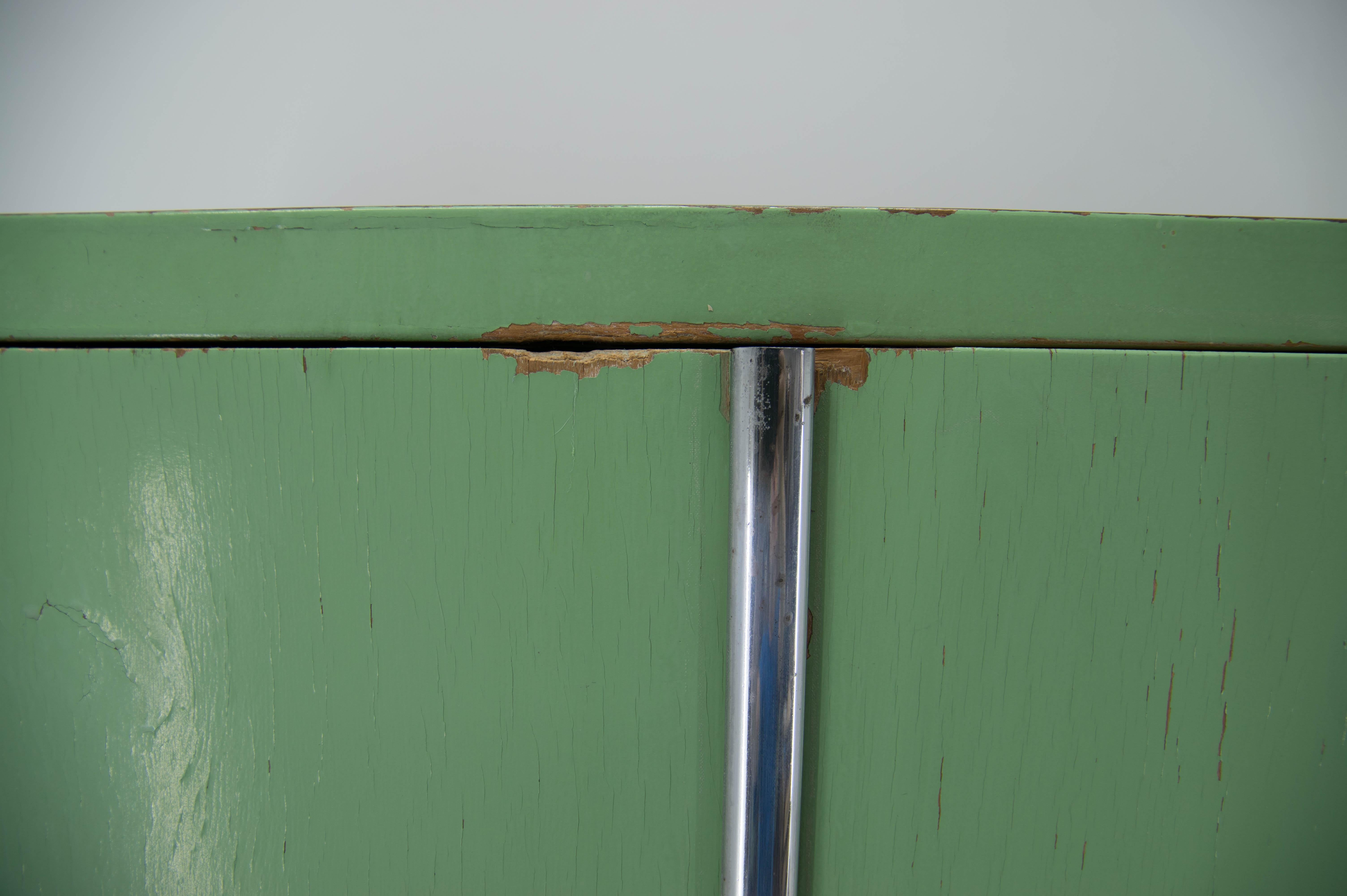 Rare armoire Bauhaus à trois portes de Vichr & Co, années 1930 9